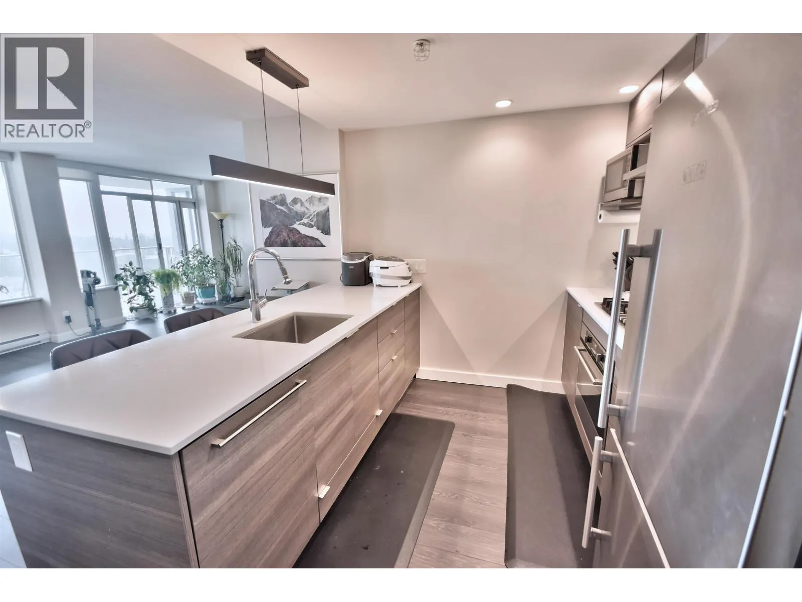 1804 602 COMO LAKE AVENUE
