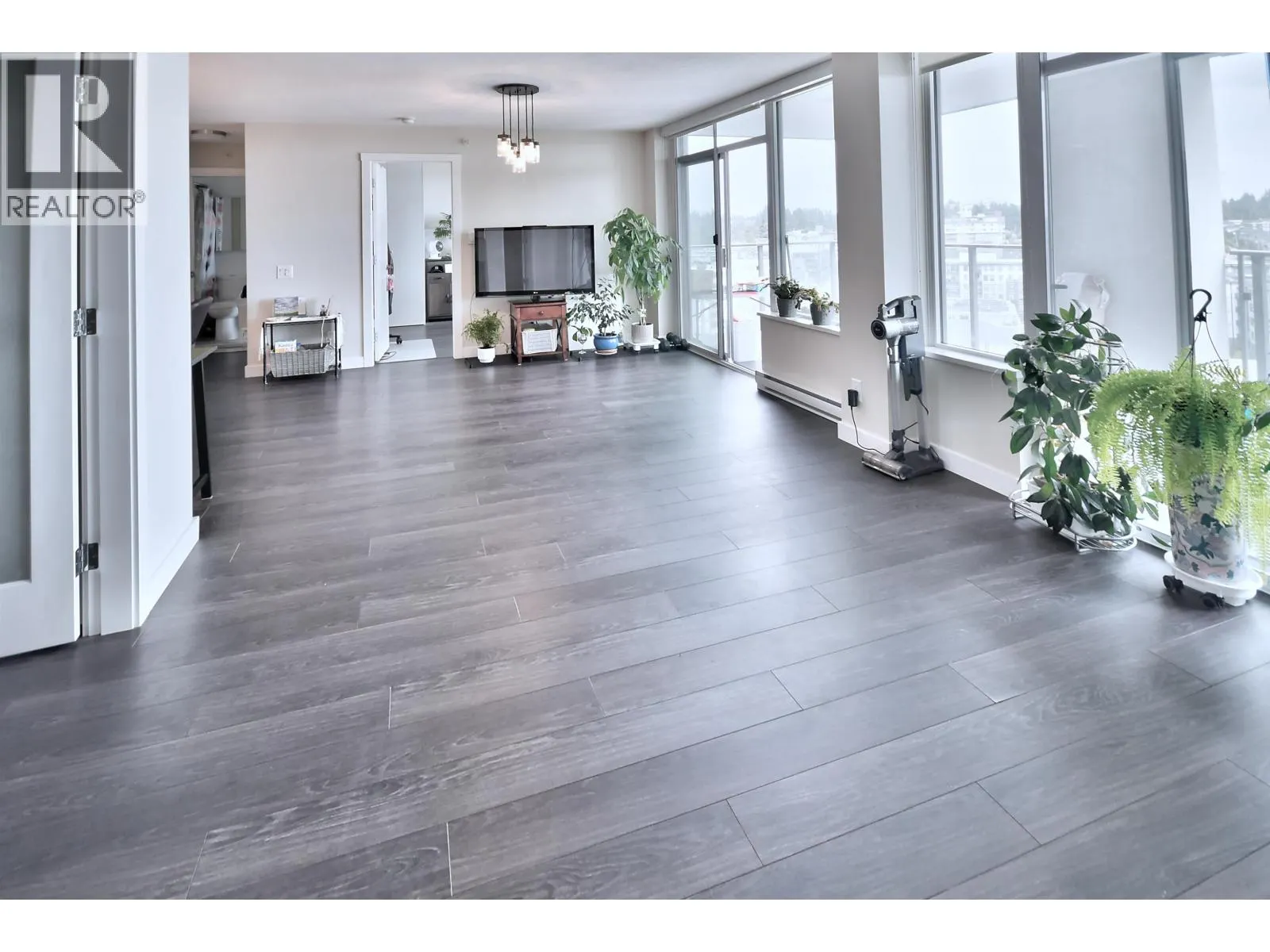 1804 602 COMO LAKE AVENUE