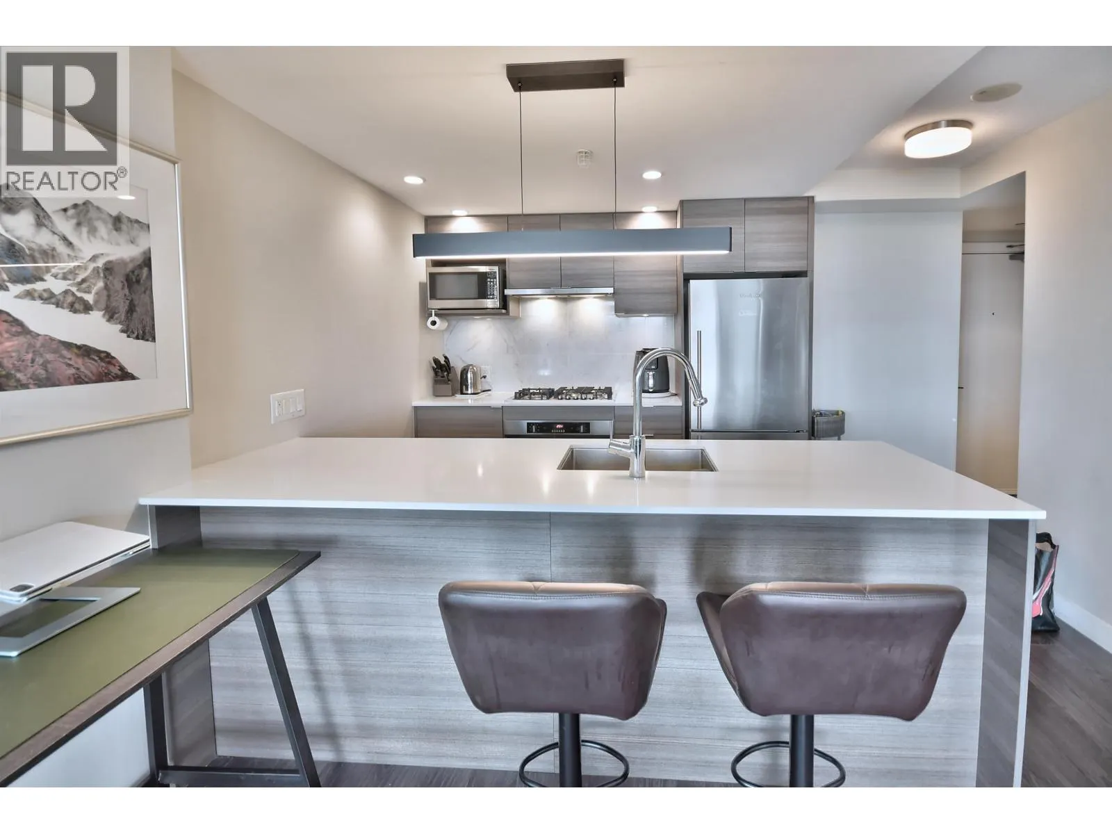 1804 602 COMO LAKE AVENUE