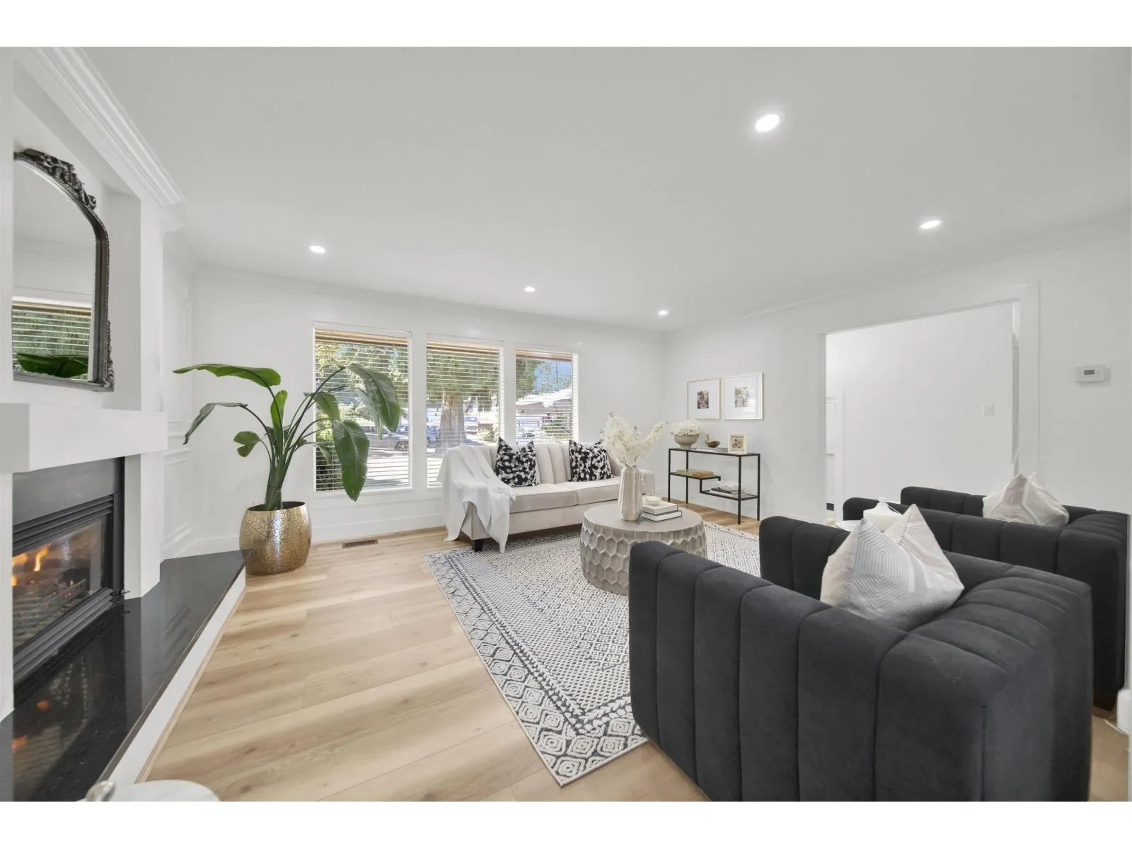 11473 ROYAL CRESCENT