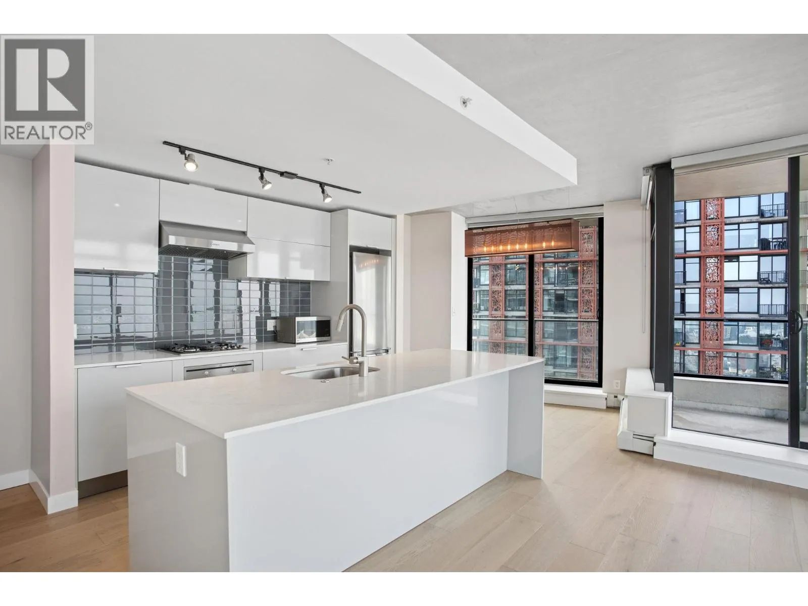 165 108 W CORDOVA STREET