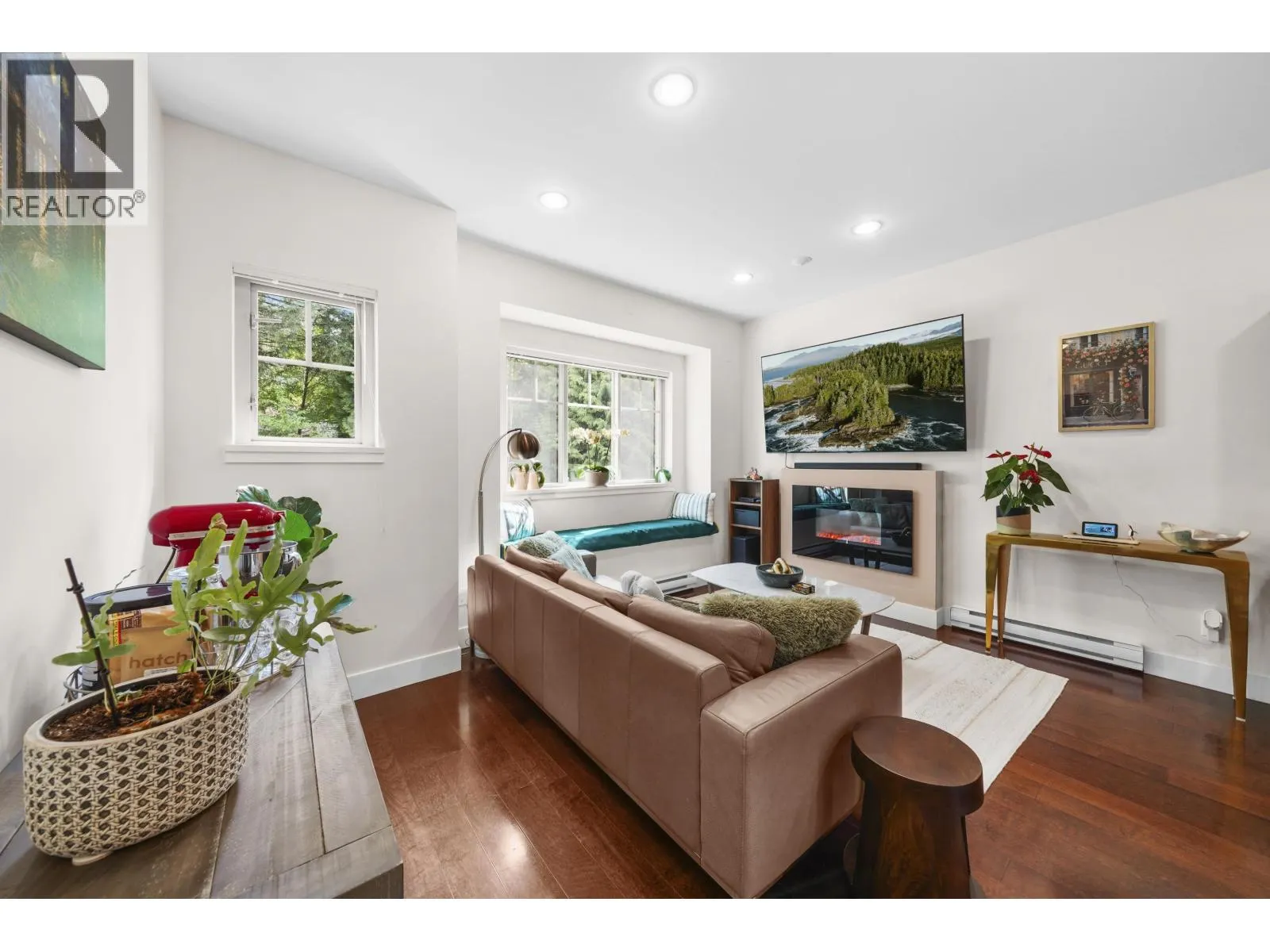 118 3382 VIEWMOUNT DRIVE