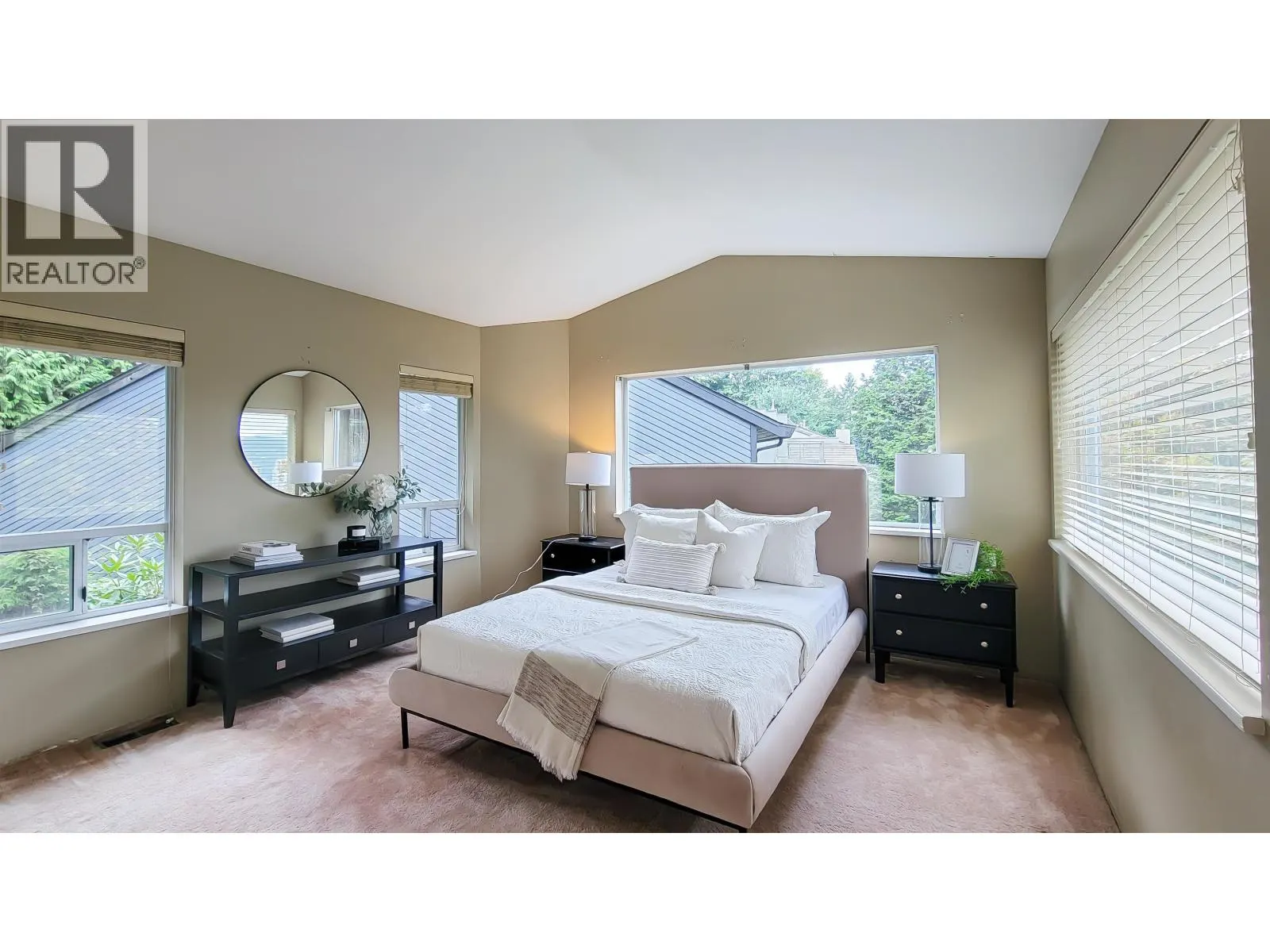 1092 CORONA CRESCENT