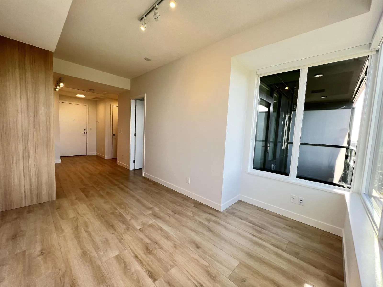 1606 10626 CITY PARKWAY PARKWAY