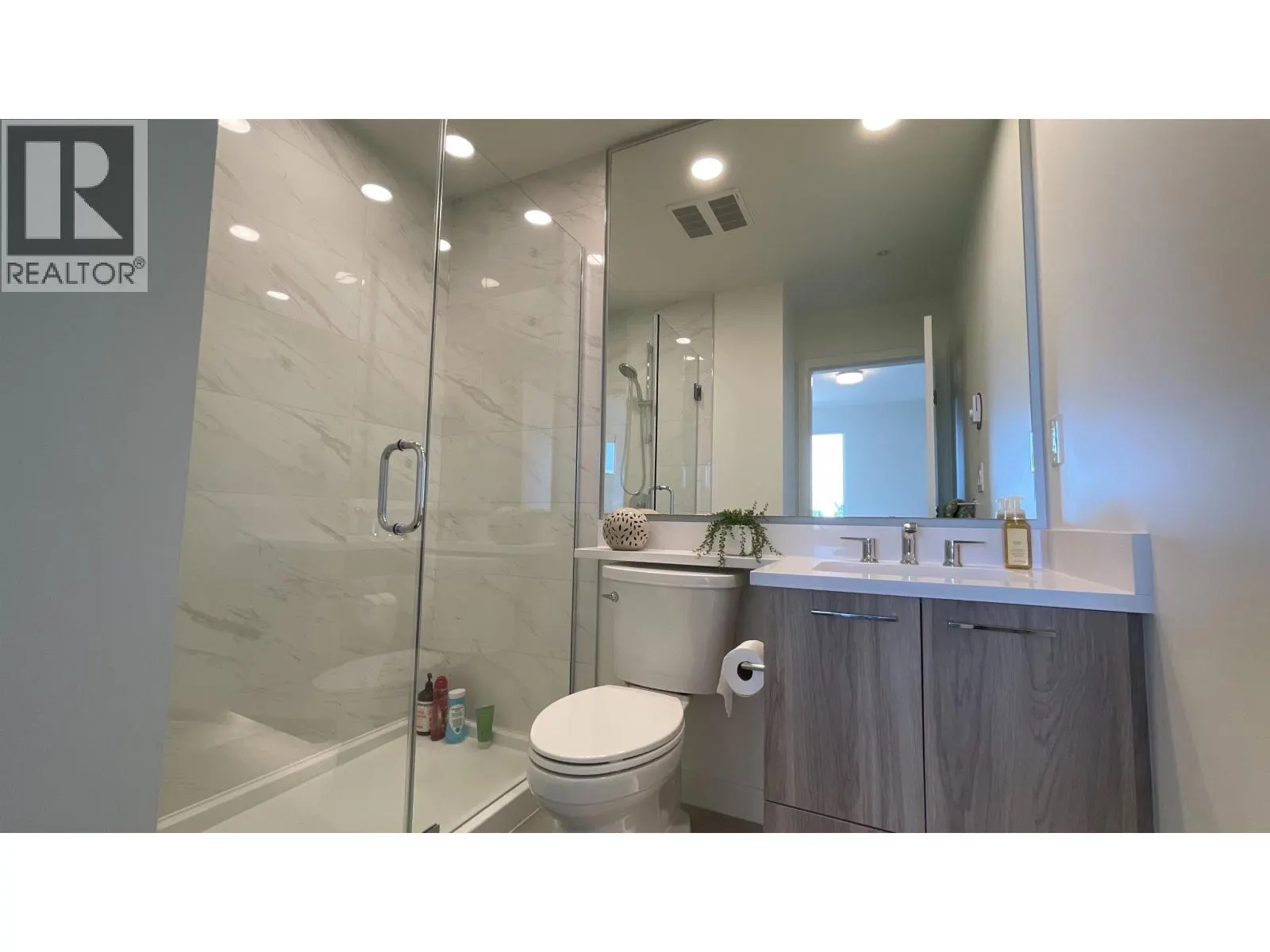614 7599 15TH STREET