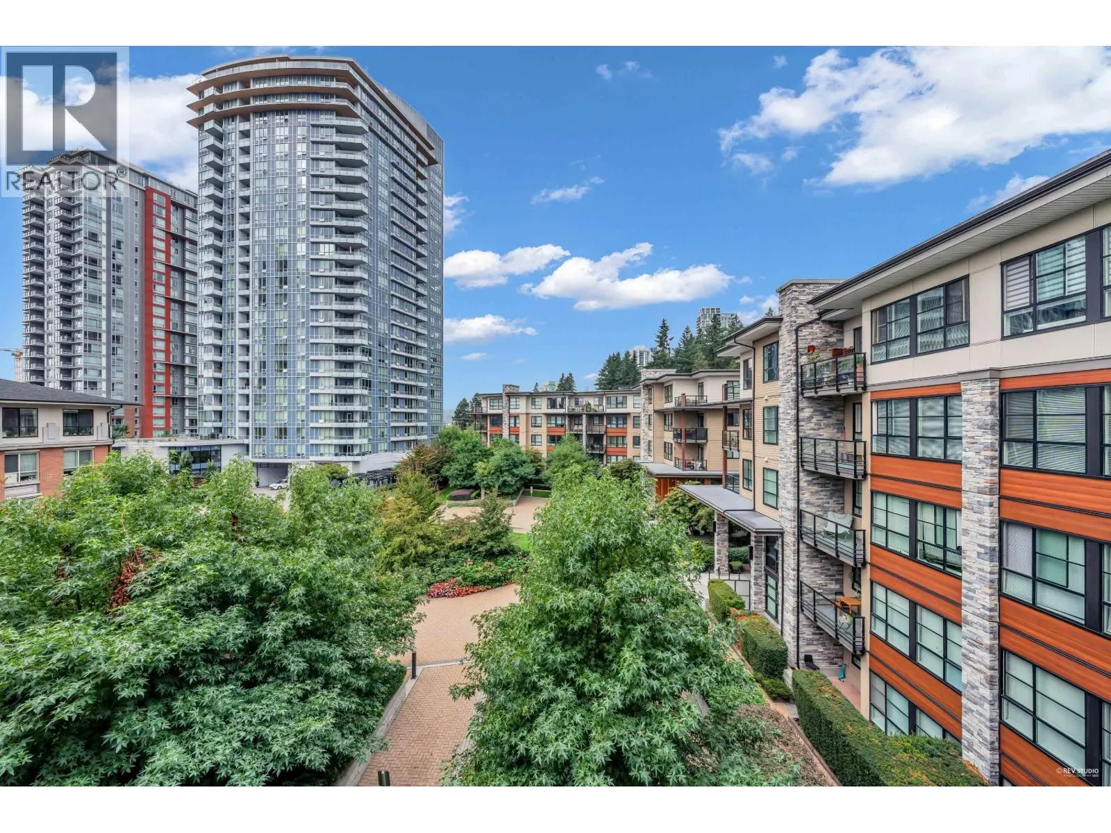 411 1152 WINDSOR MEWS
