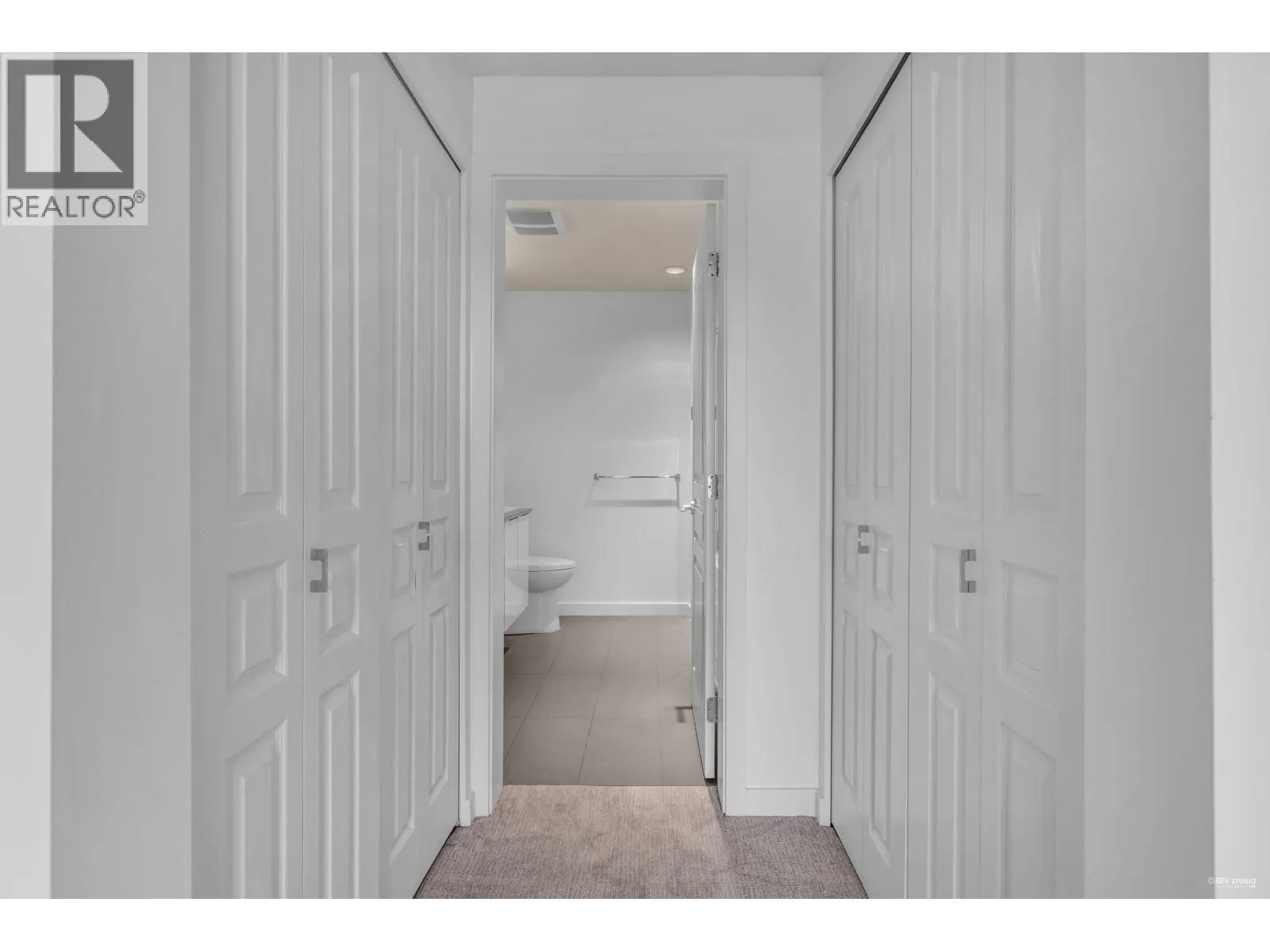 411 1152 WINDSOR MEWS