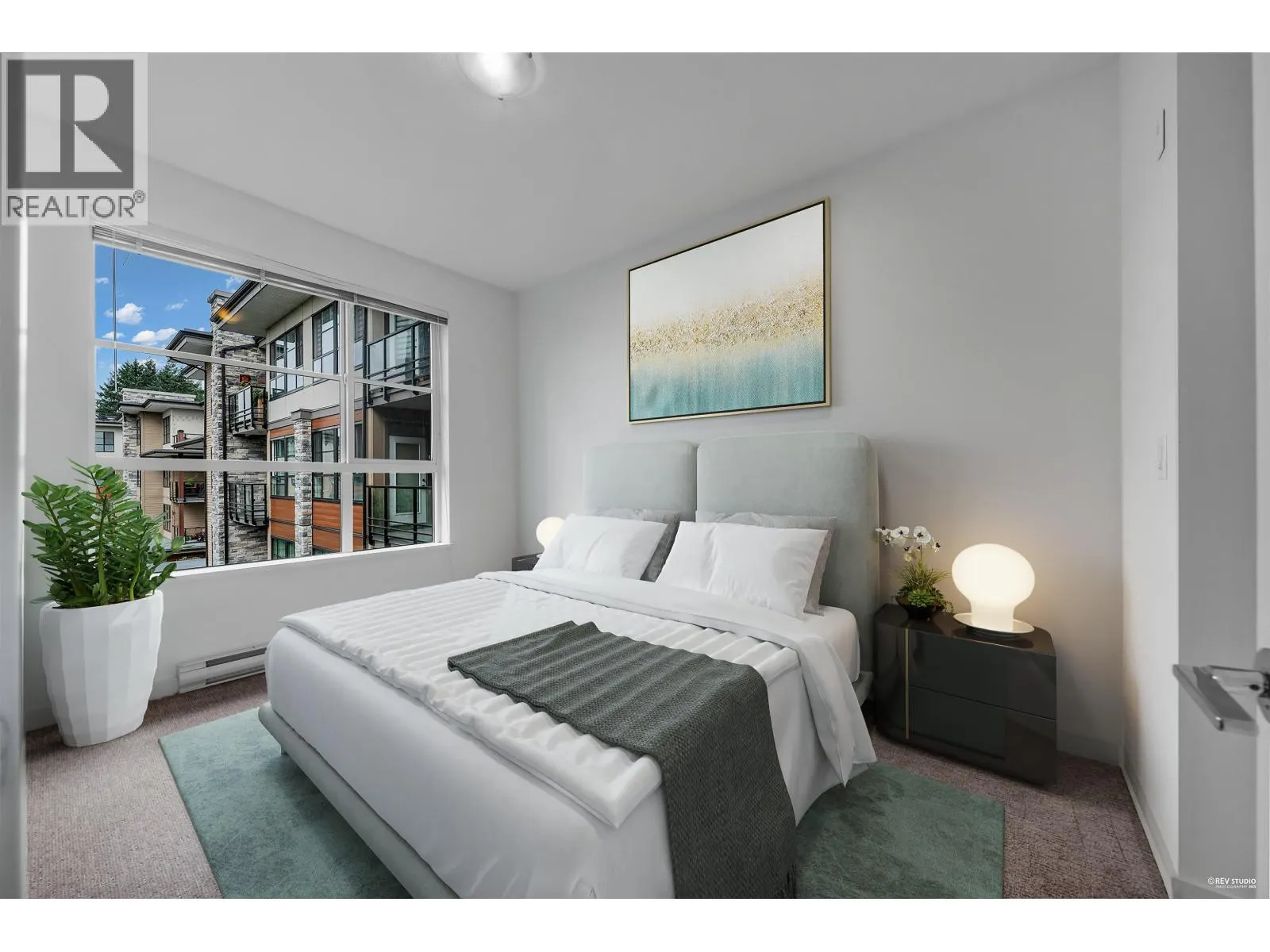 411 1152 WINDSOR MEWS
