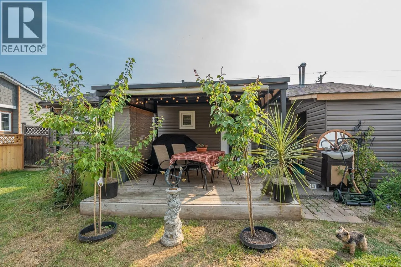 260 DOGWOOD AVENUE