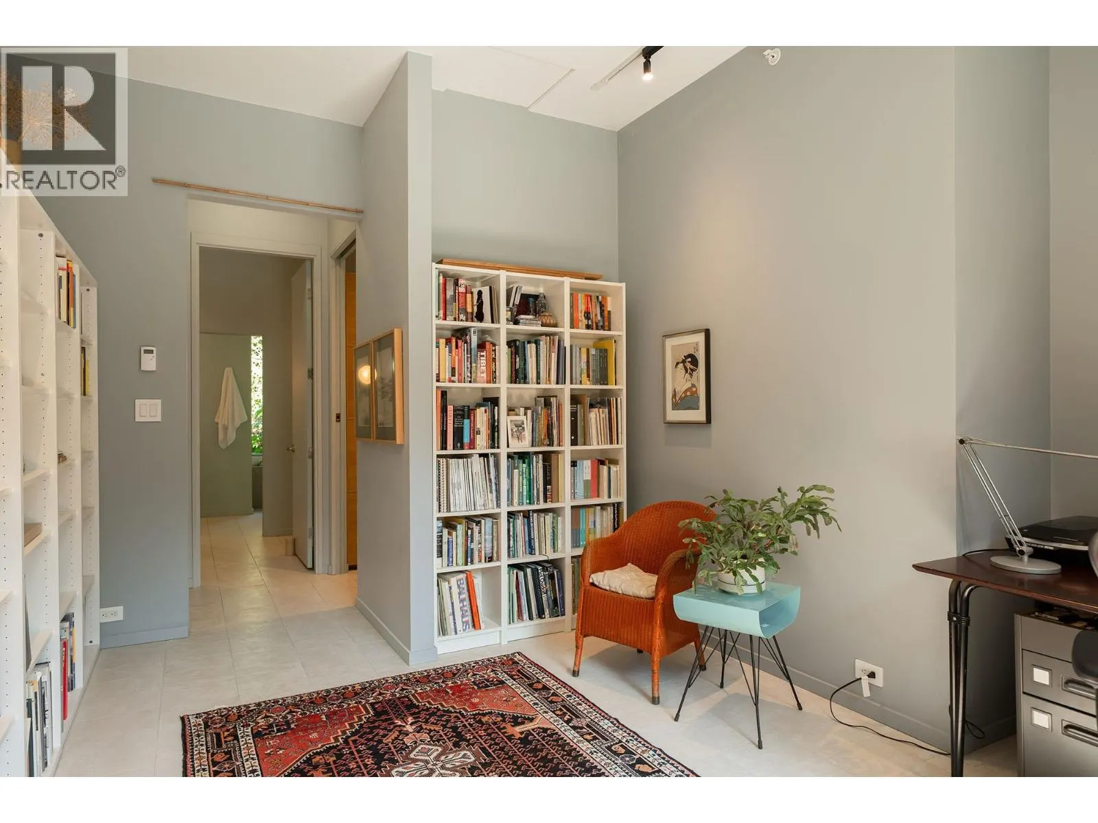 1754 FRANCES WALK
