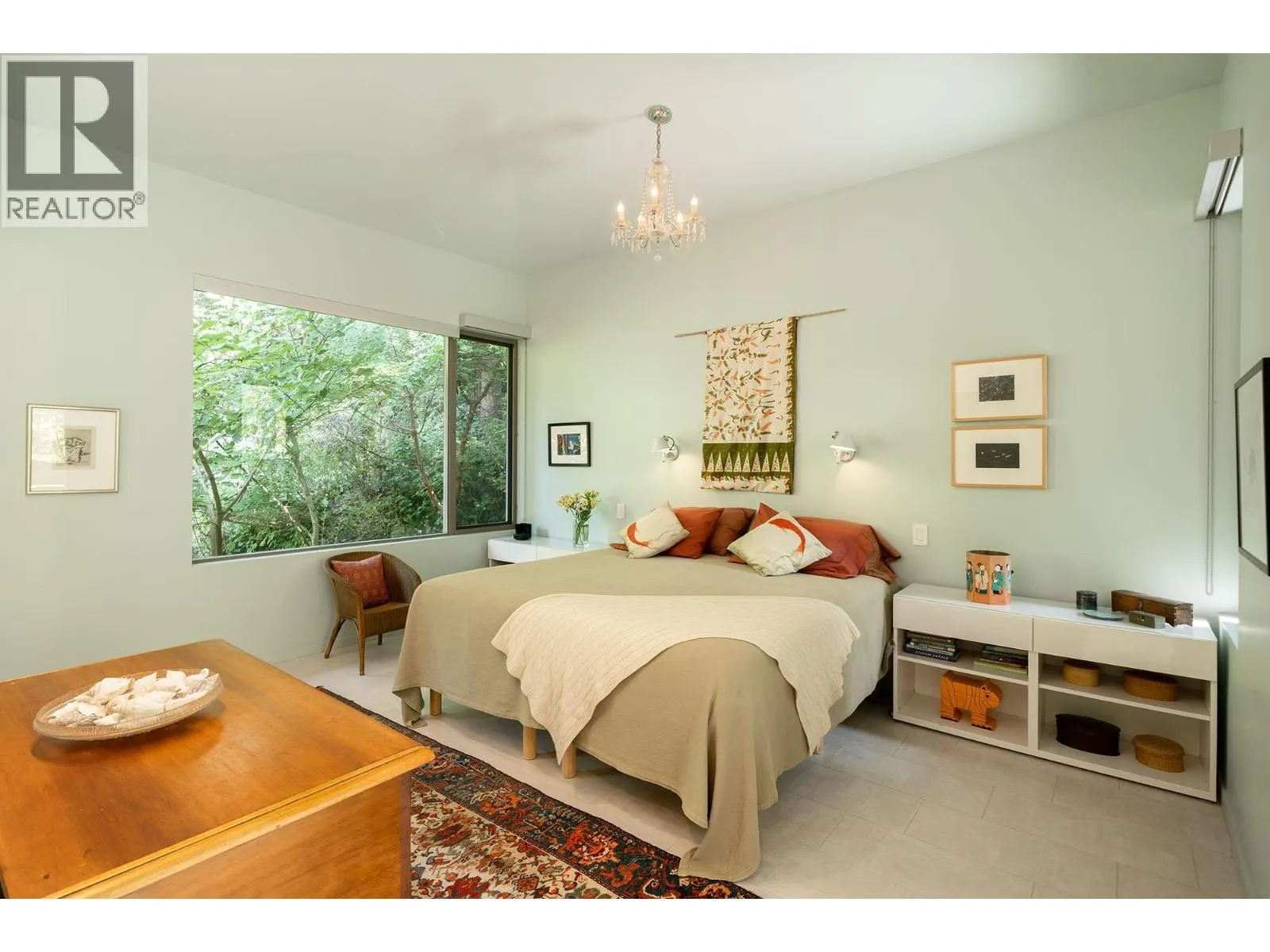 1754 FRANCES WALK