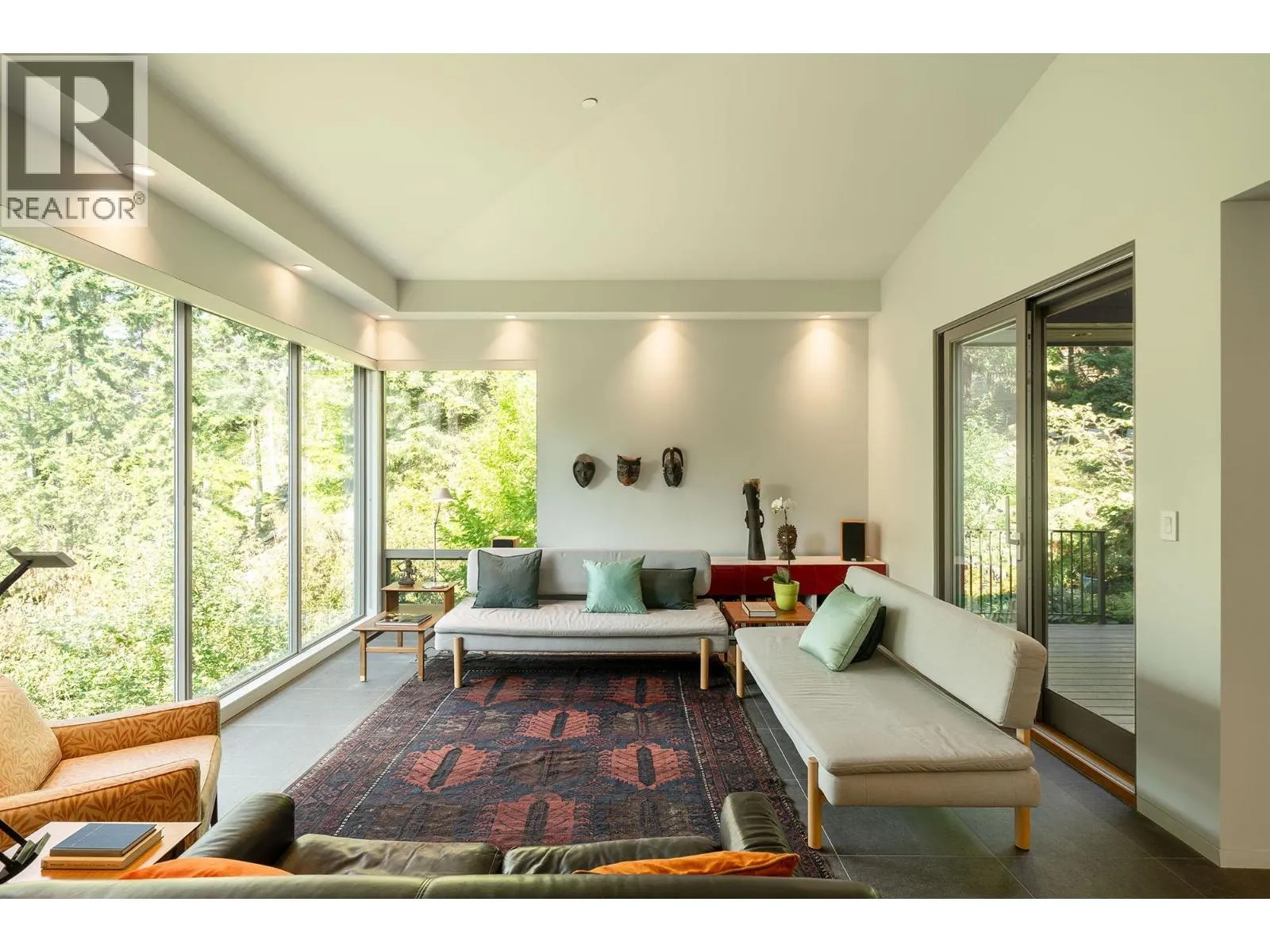 1754 FRANCES WALK