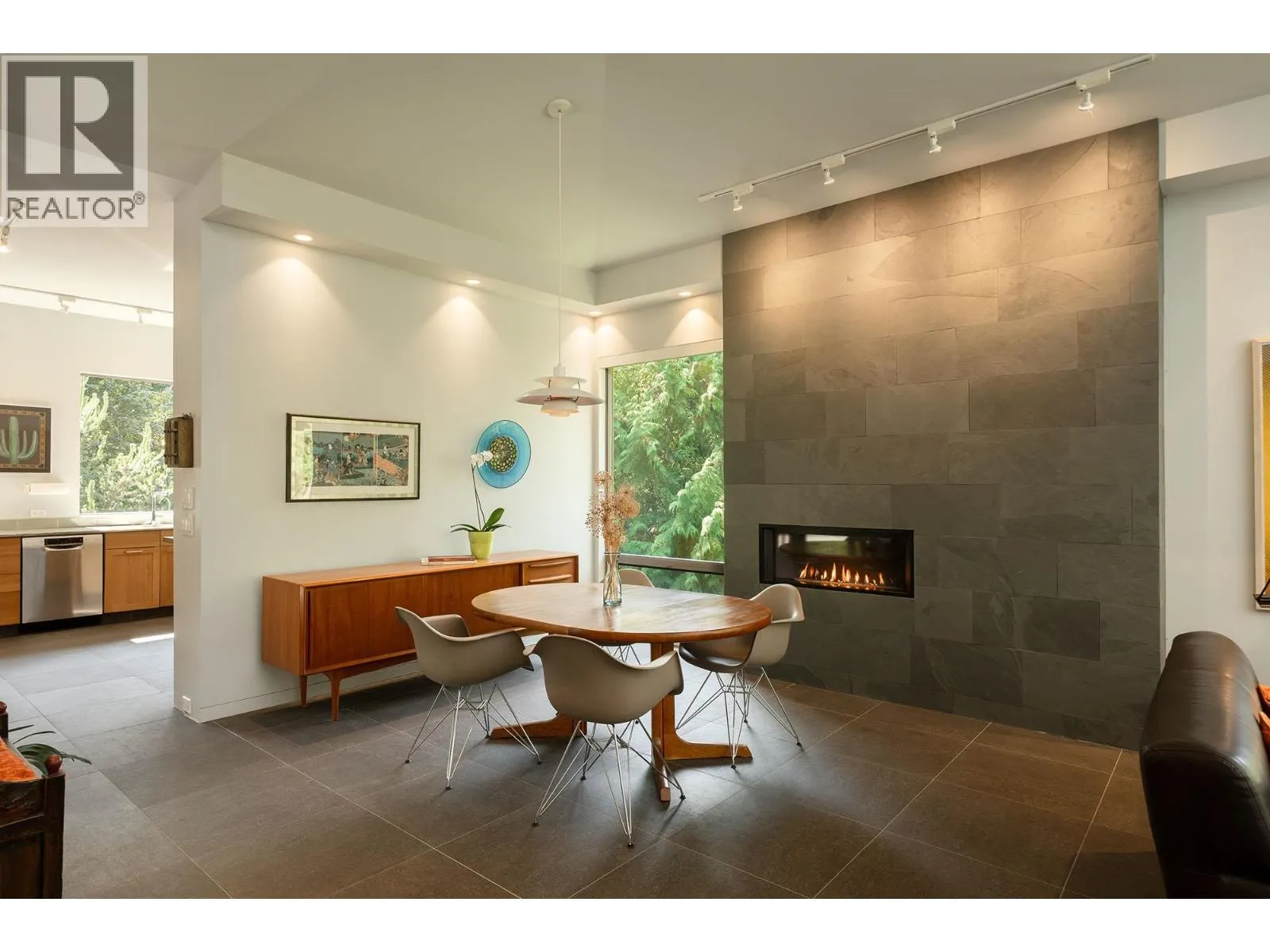 1754 FRANCES WALK