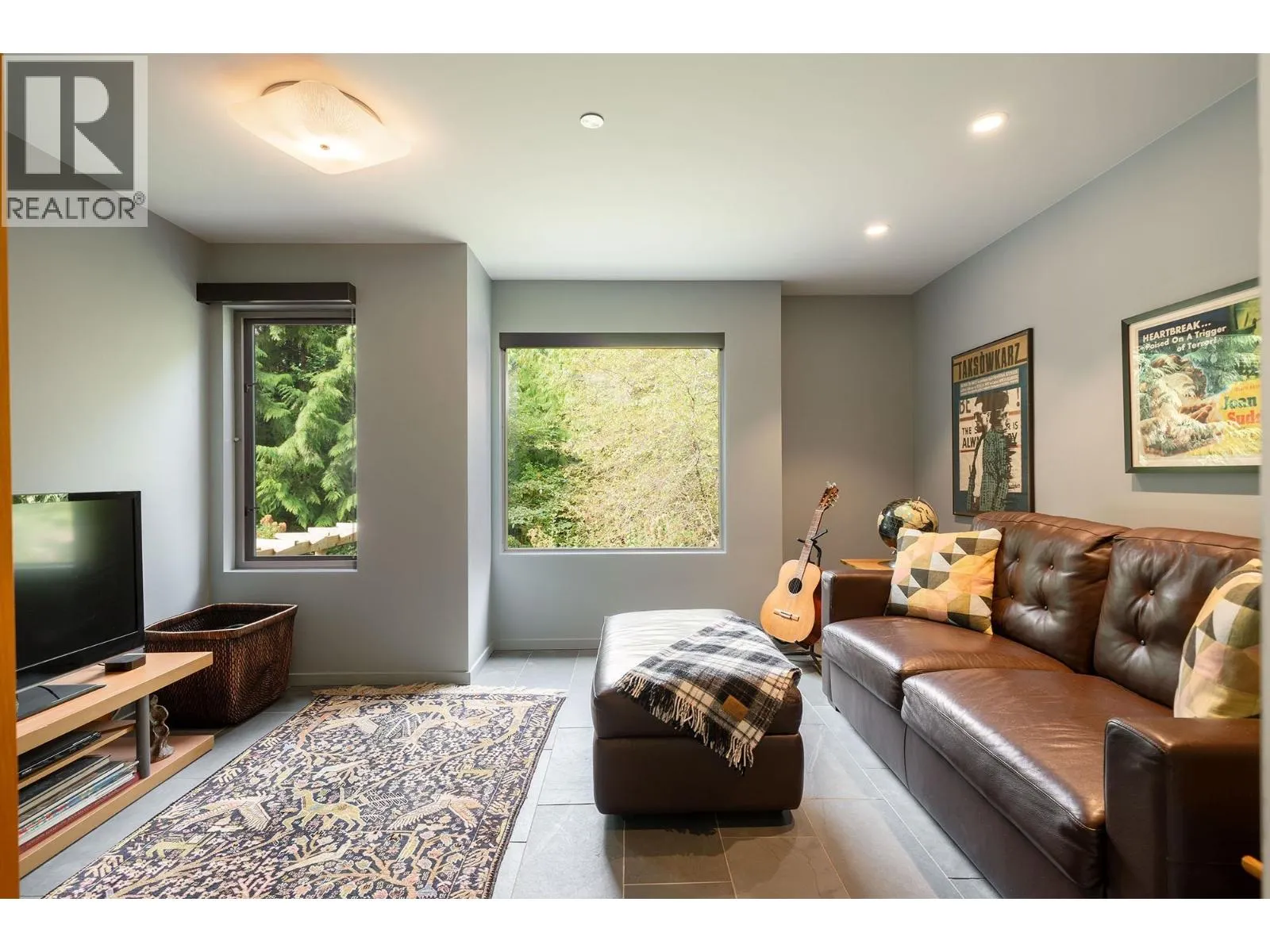 1754 FRANCES WALK