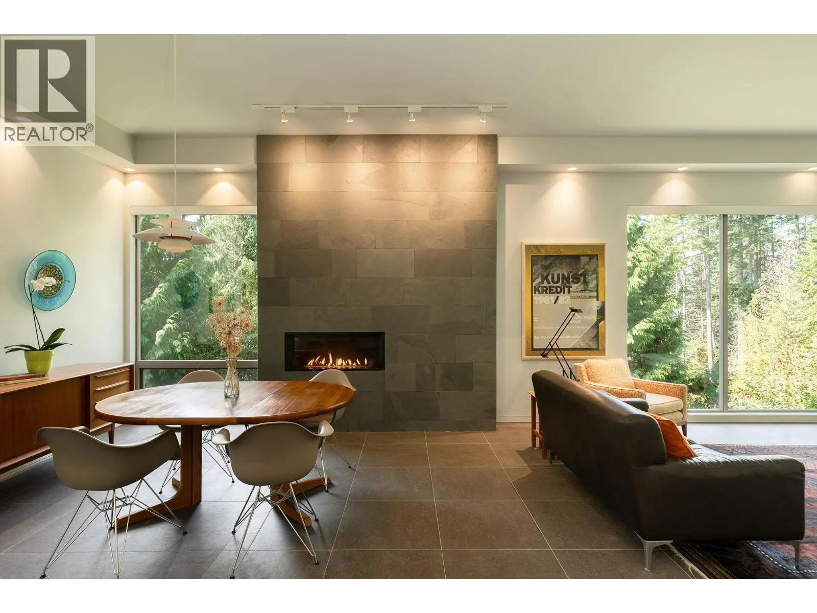 1754 FRANCES WALK