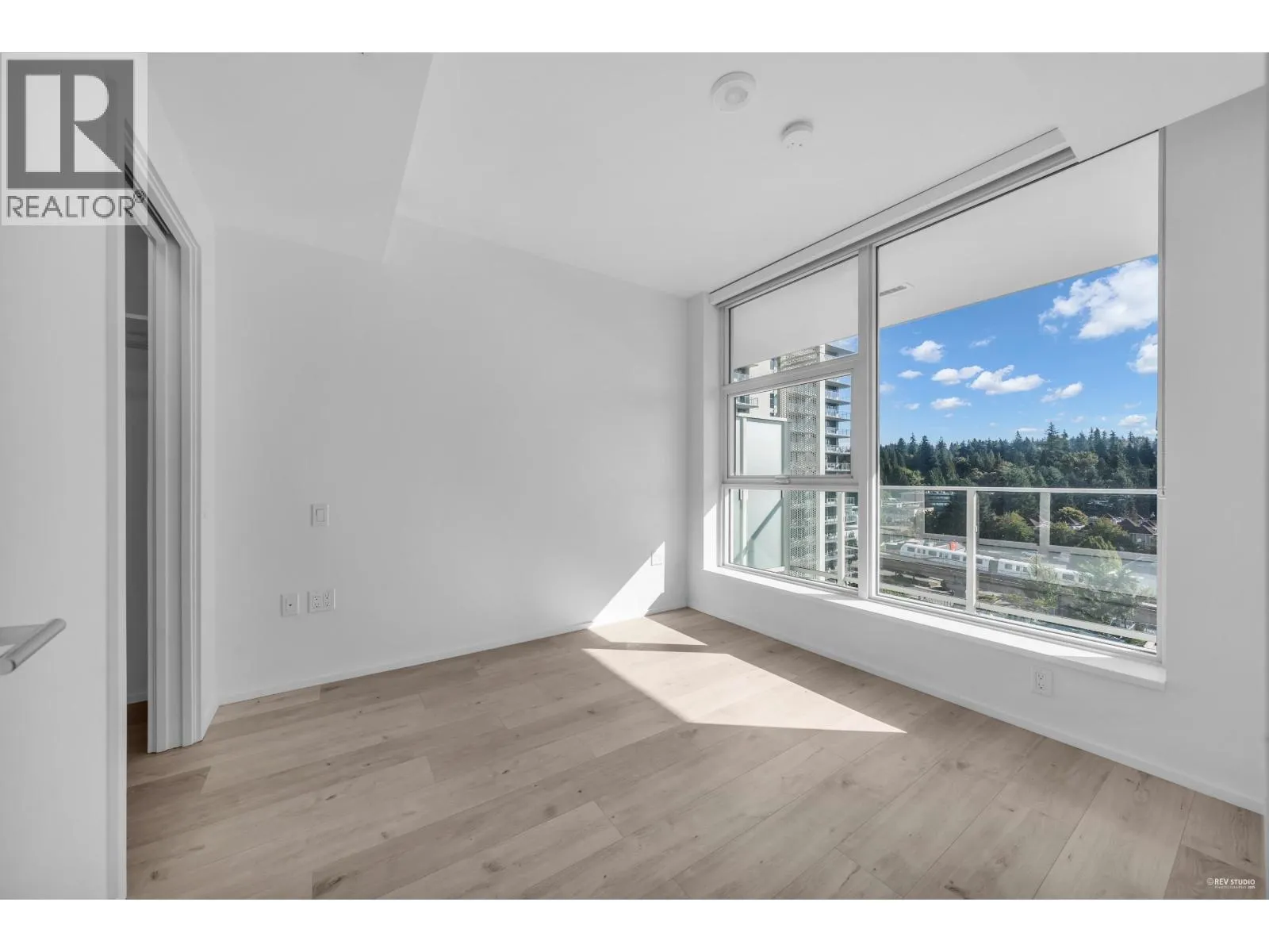 804 3833 EVERGREEN PLACE