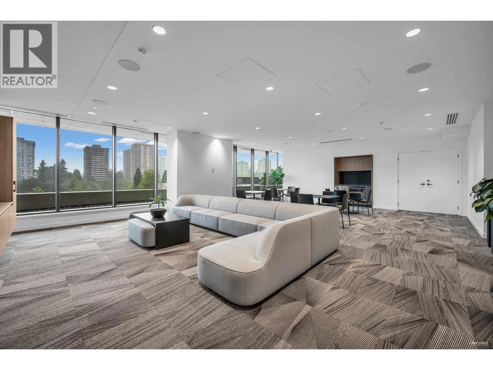 804 3833 EVERGREEN PLACE