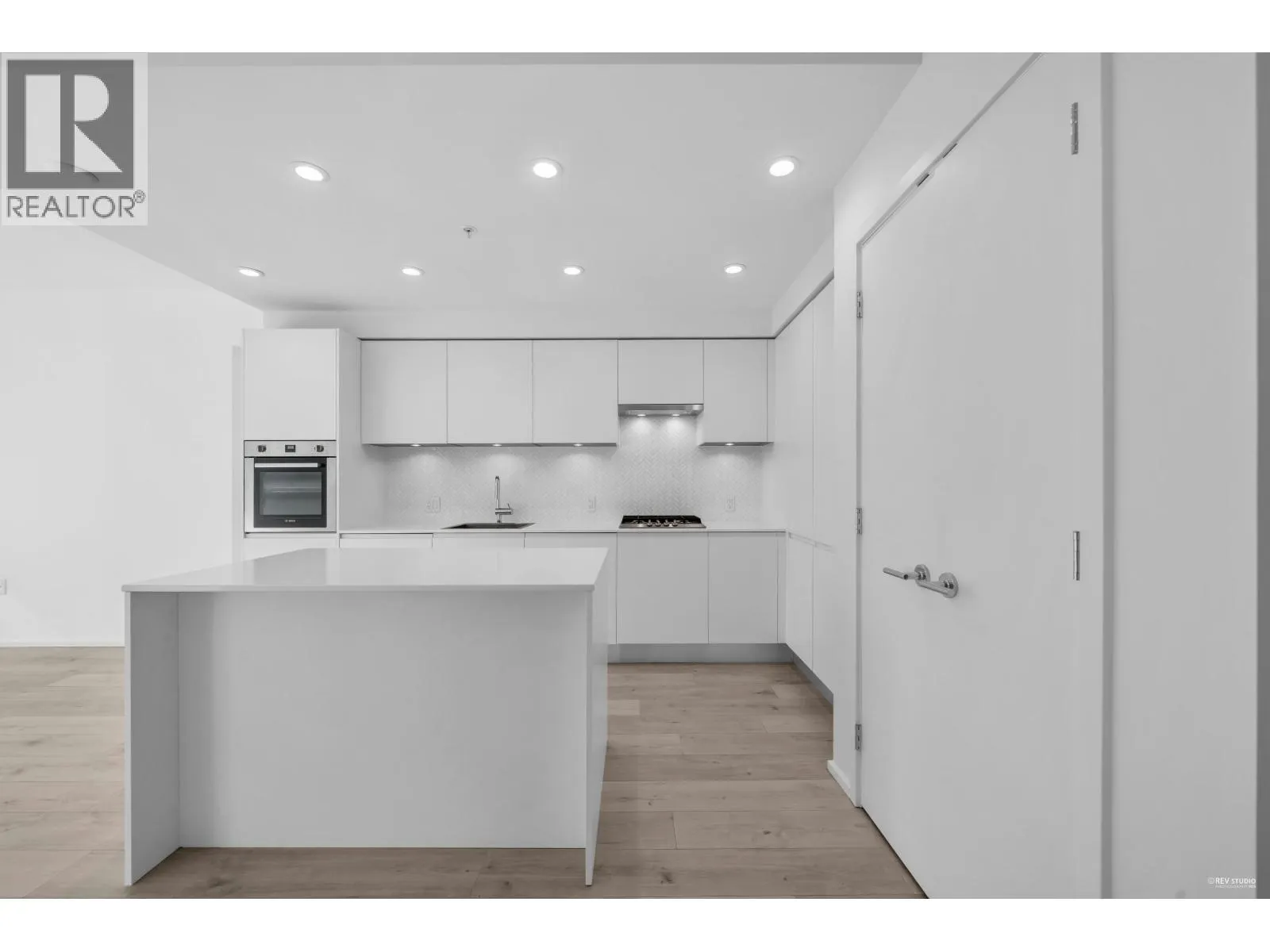 804 3833 EVERGREEN PLACE