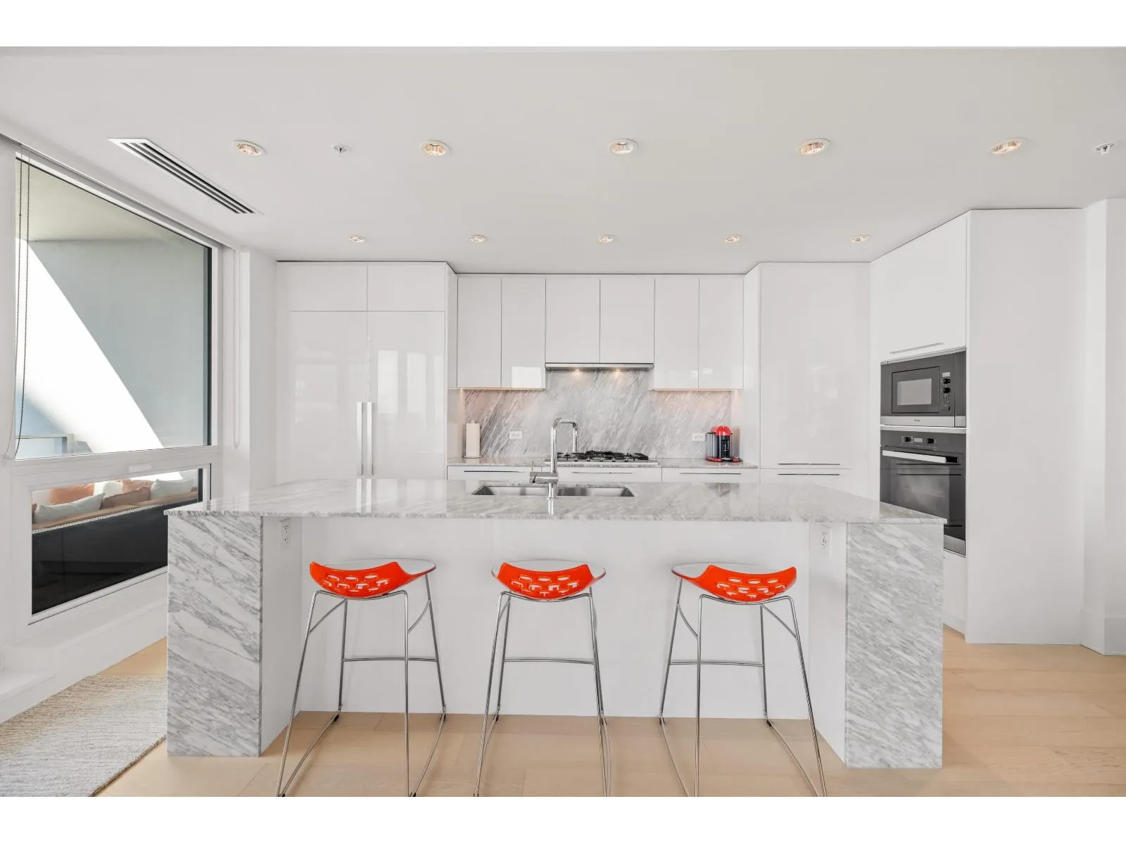 1804 1501 FOSTER STREET