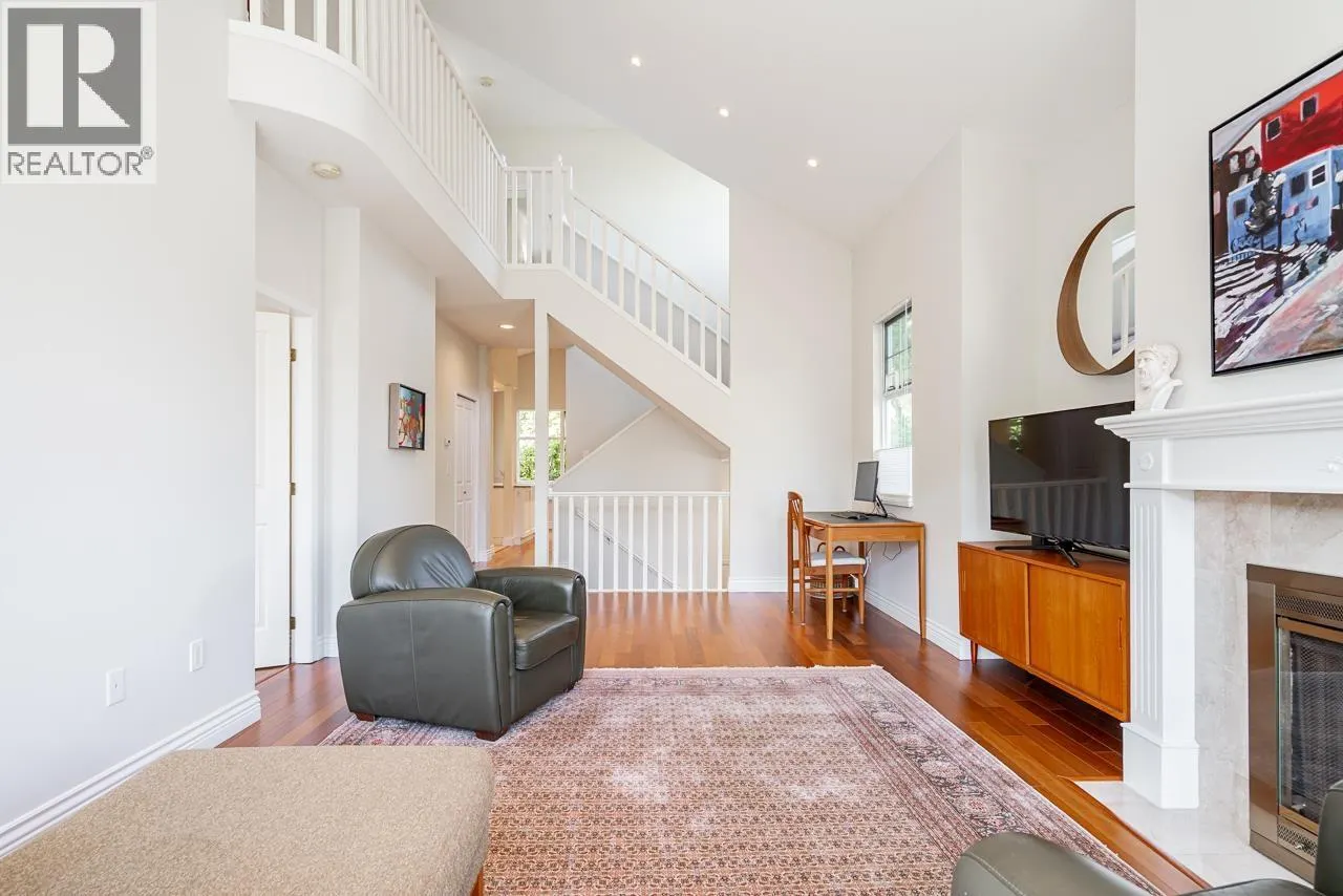 45 5221 OAKMOUNT CRESCENT