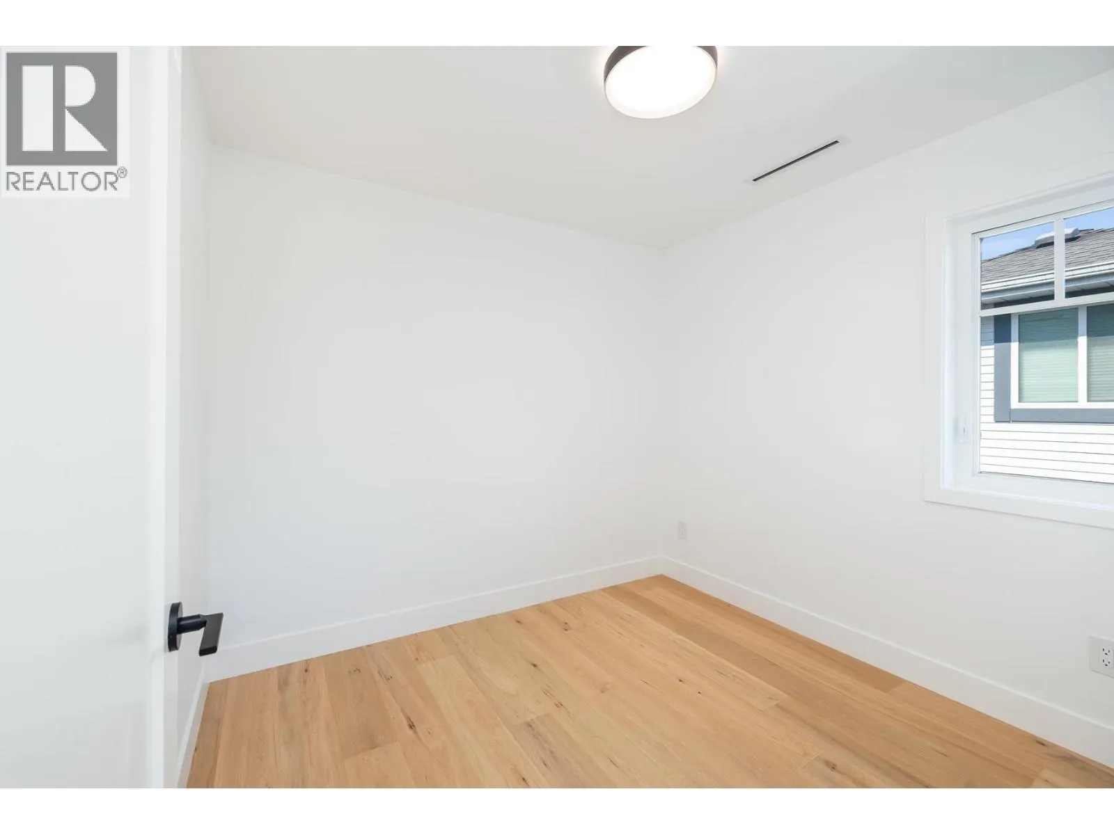 263 W 6TH STREET