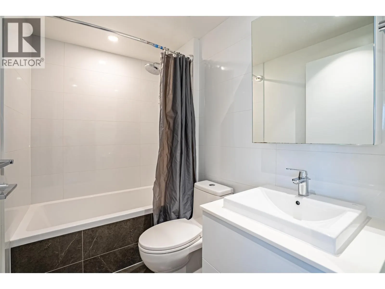 1601 1632 LIONS GATE LANE