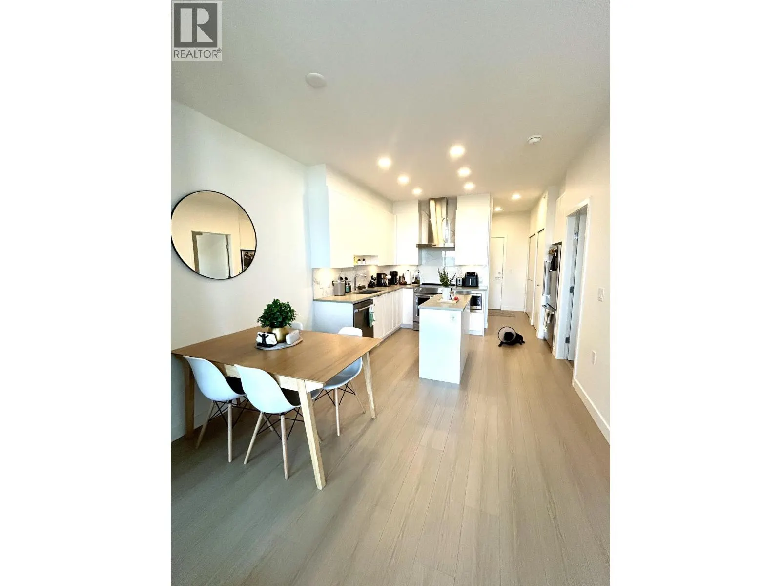 411 7799 17TH STREET