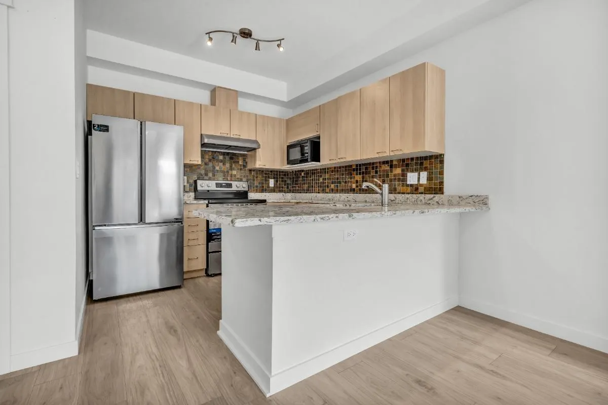 211 12083 92A AVENUE