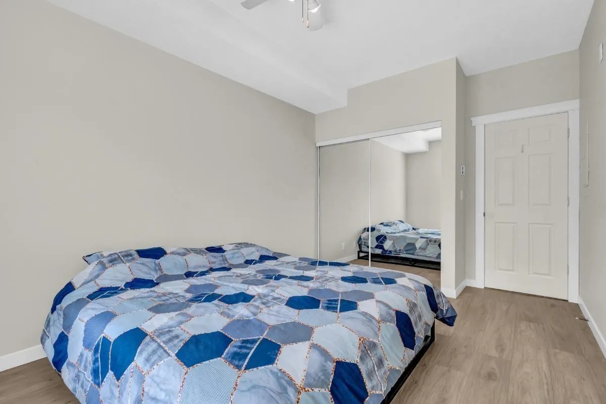 211 12083 92A AVENUE