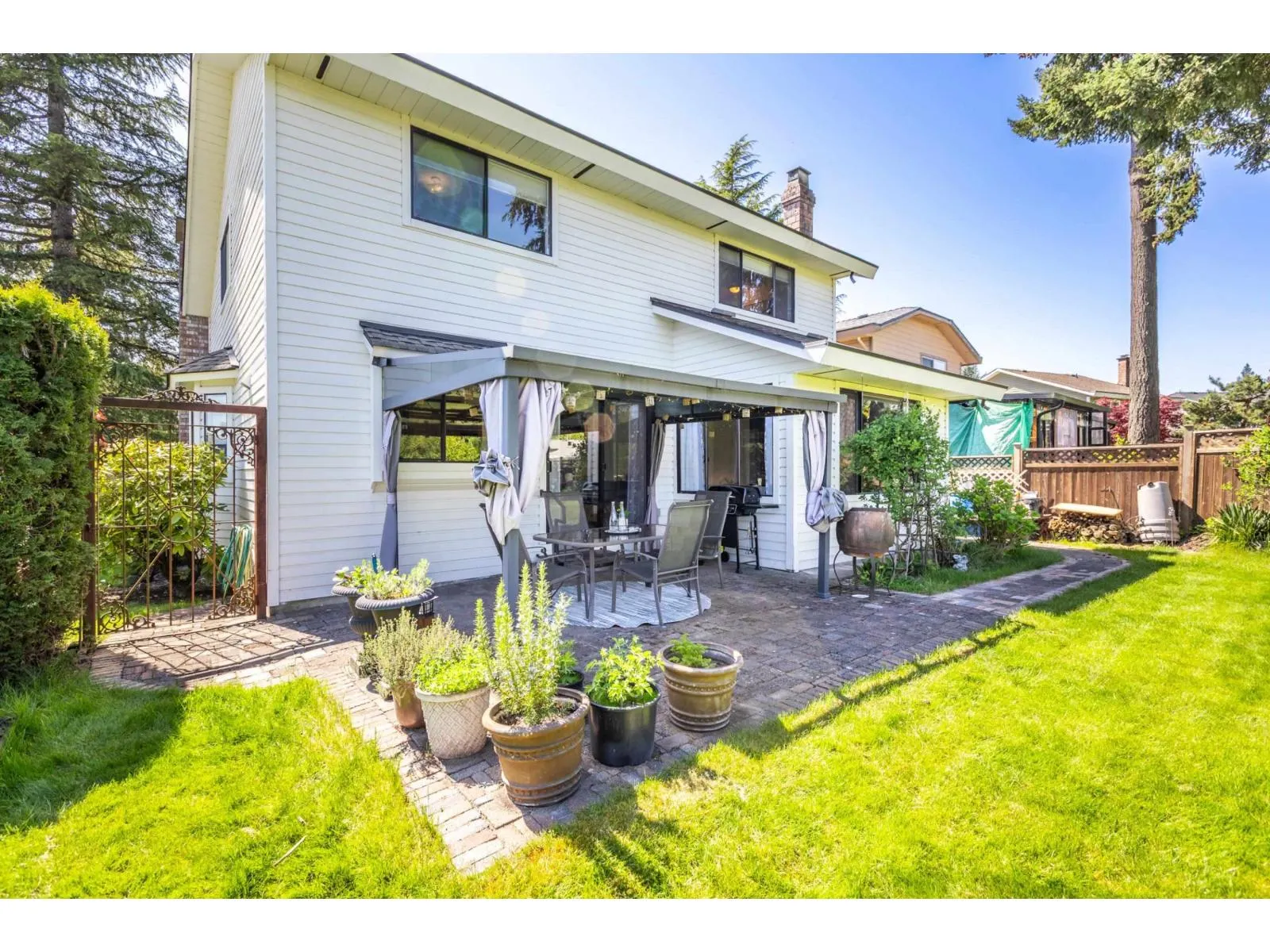 10758 FRASERGLEN DRIVE