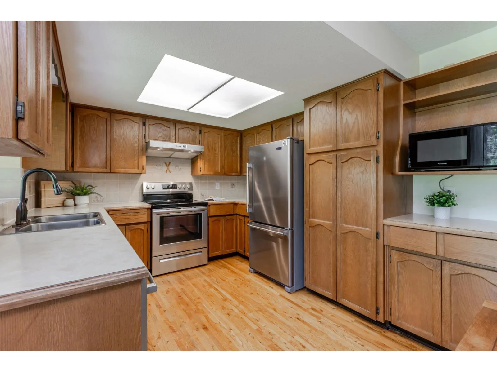 10758 FRASERGLEN DRIVE