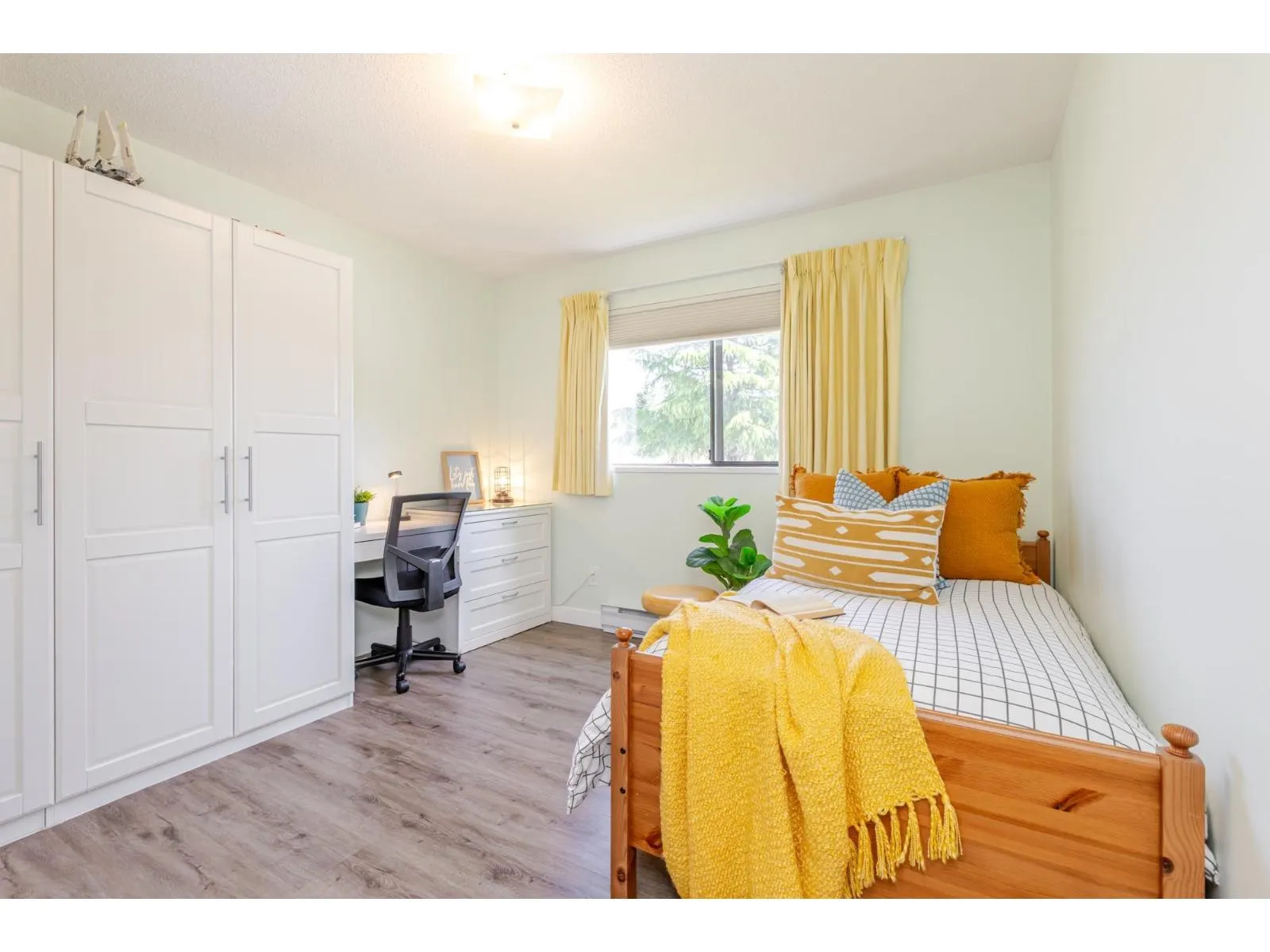 10758 FRASERGLEN DRIVE