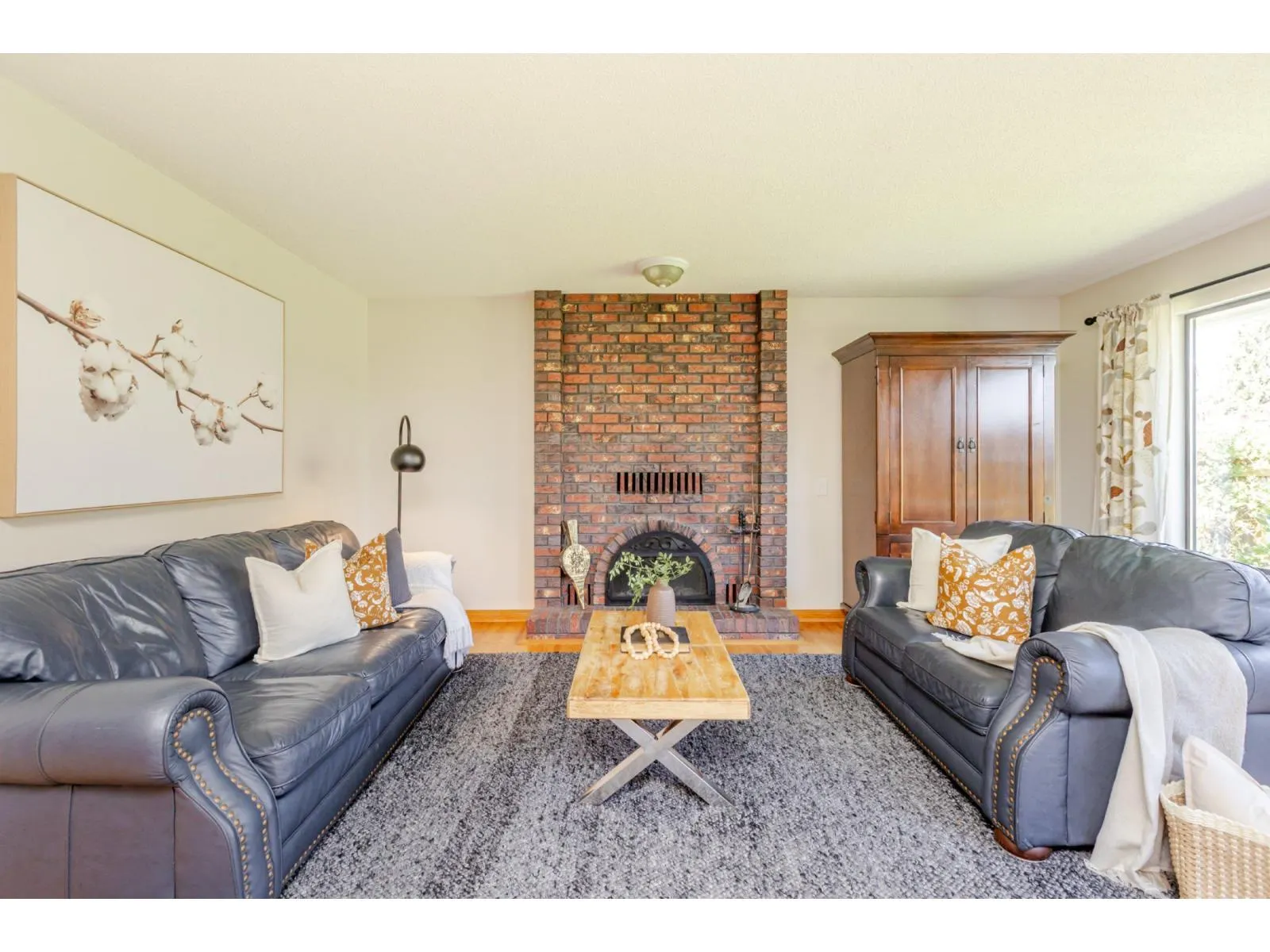 10758 FRASERGLEN DRIVE