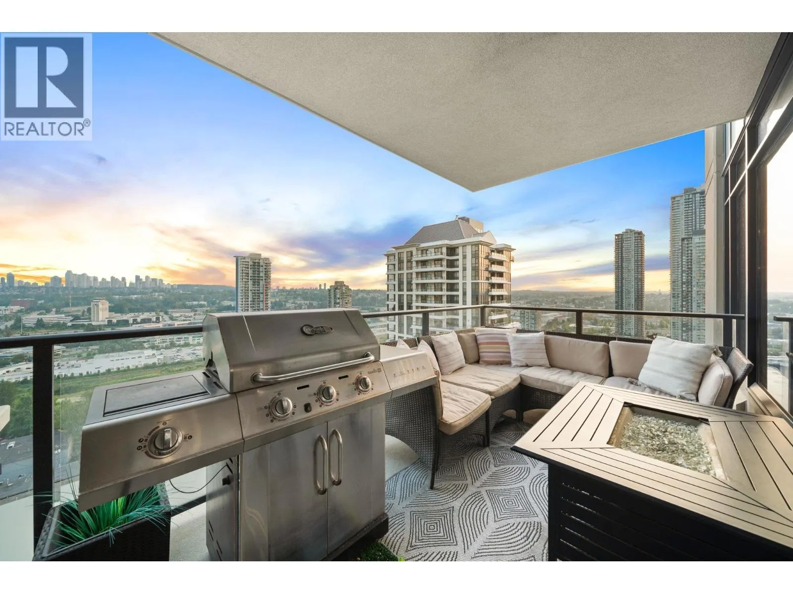 2604 2077 ROSSER AVENUE