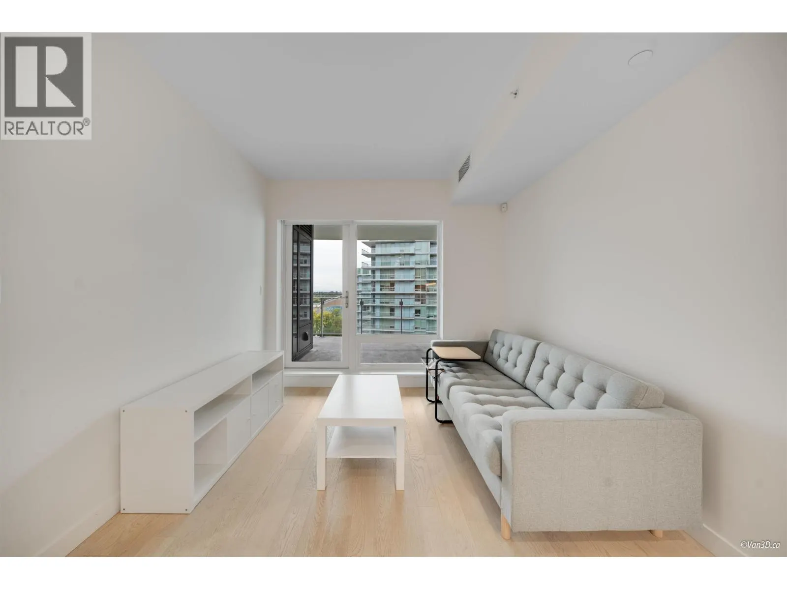 913 6811 PEARSON WAY