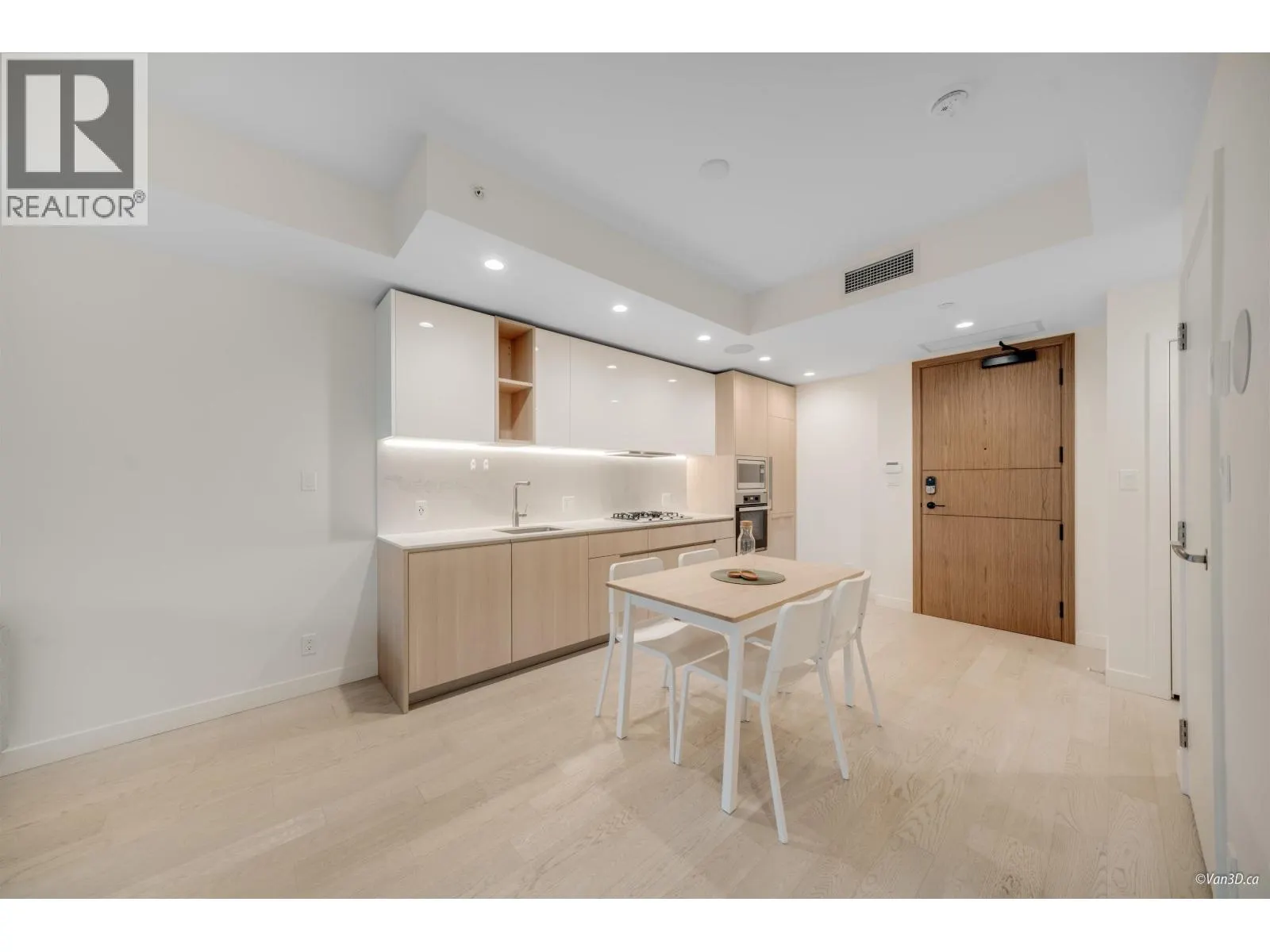 913 6811 PEARSON WAY