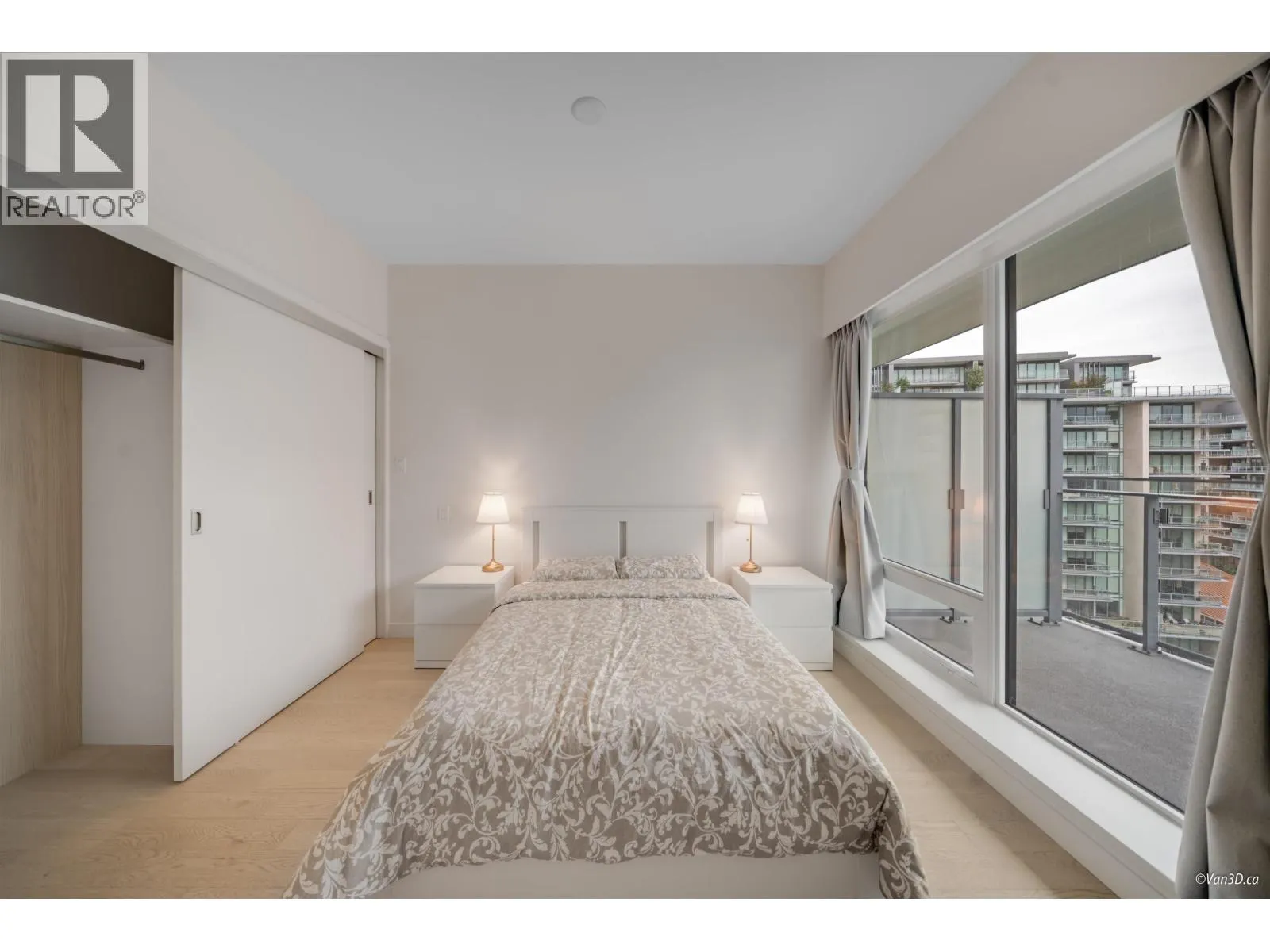913 6811 PEARSON WAY