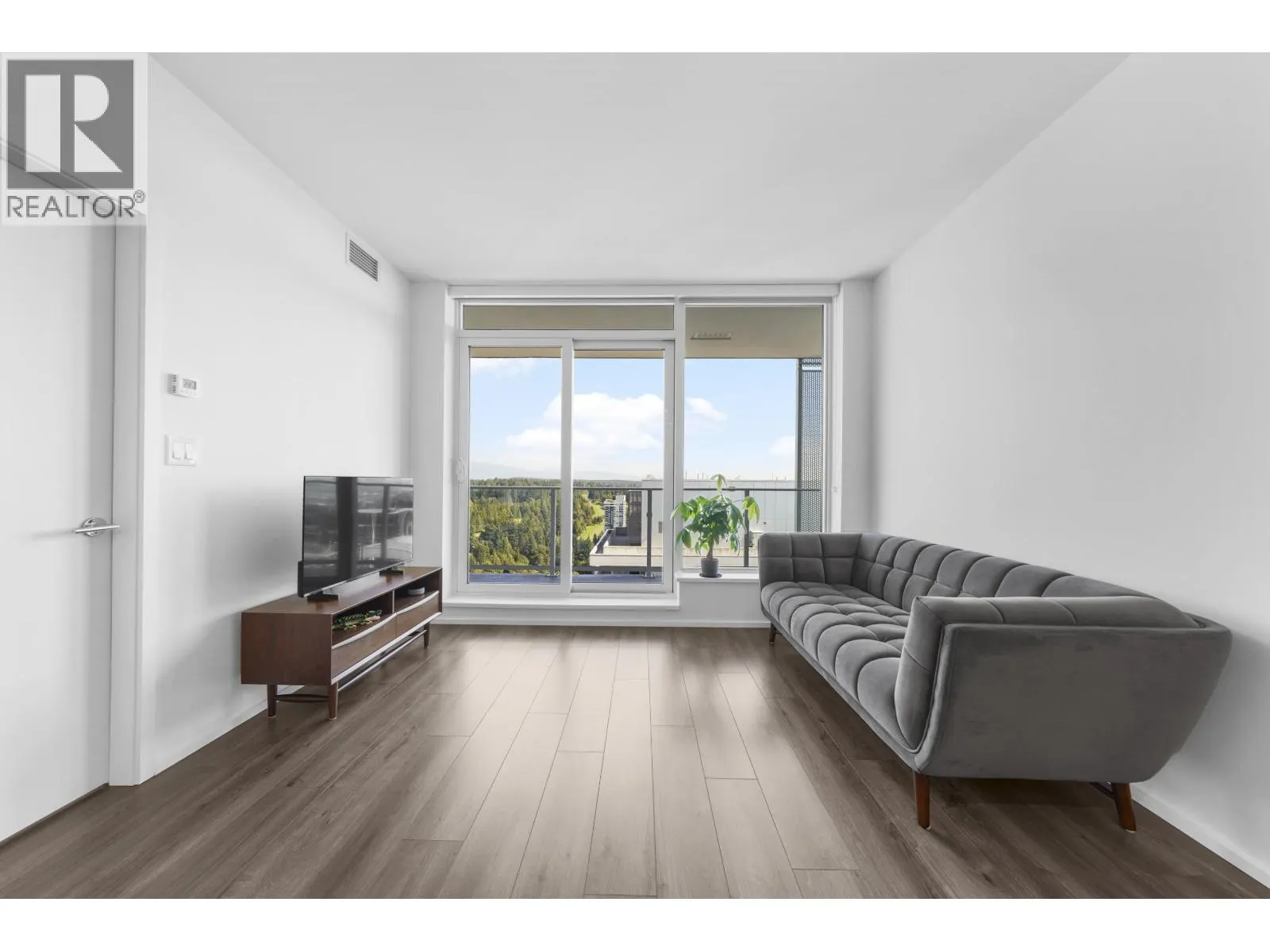 4104 3833 EVERGREEN PLACE
