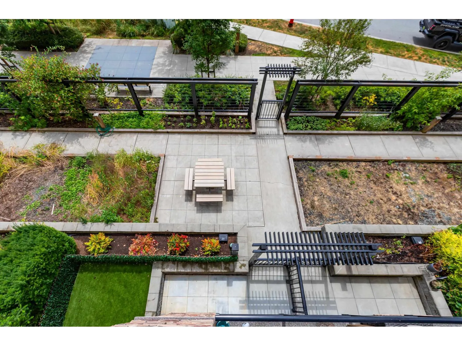 322 20673 78 AVENUE