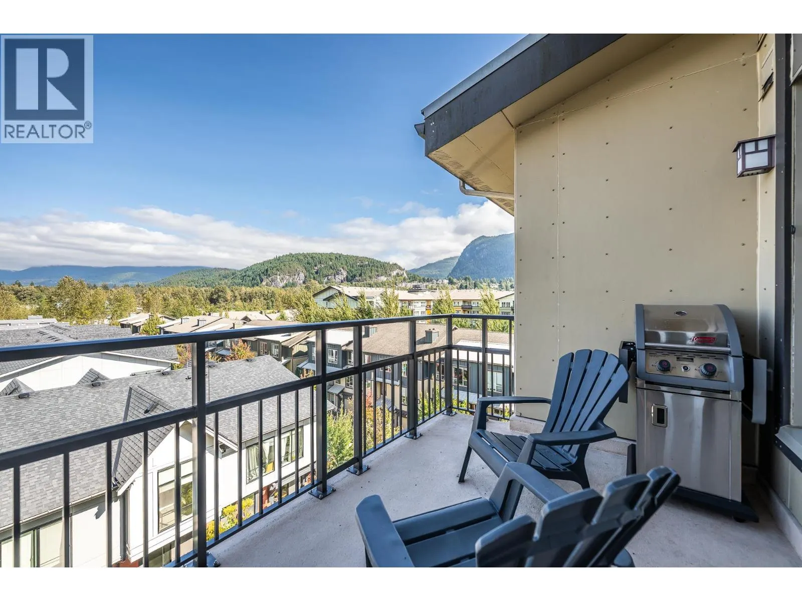 521 1211 VILLAGE GREEN WAY