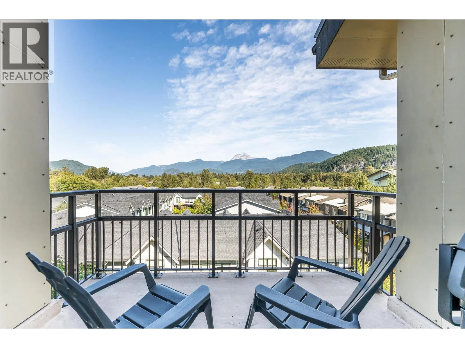 521 1211 VILLAGE GREEN WAY