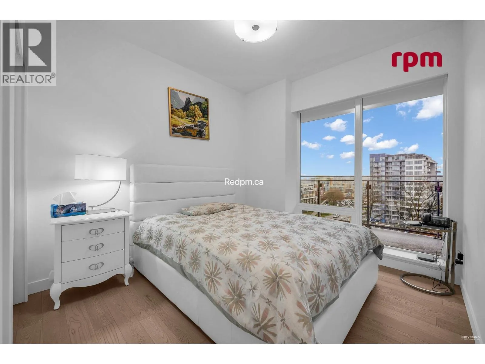 9xx 6833 PEARSON WAY