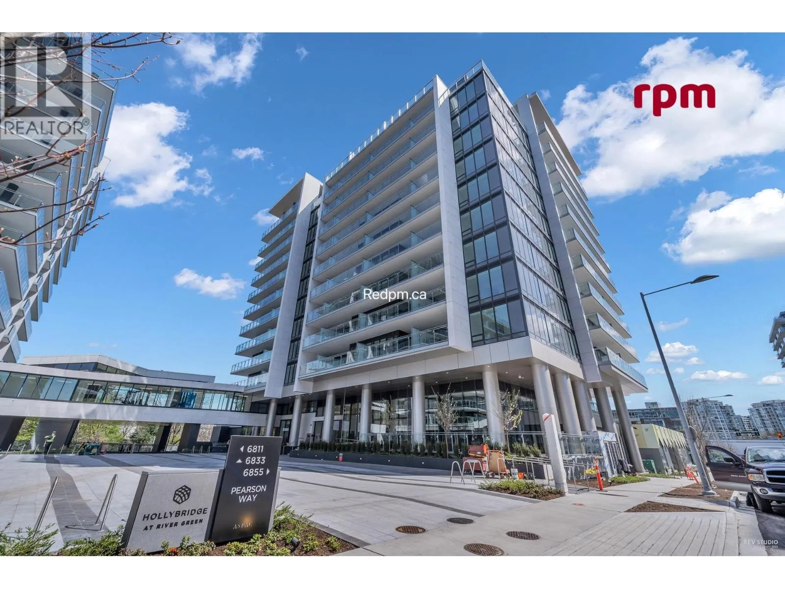 9xx 6833 PEARSON WAY
