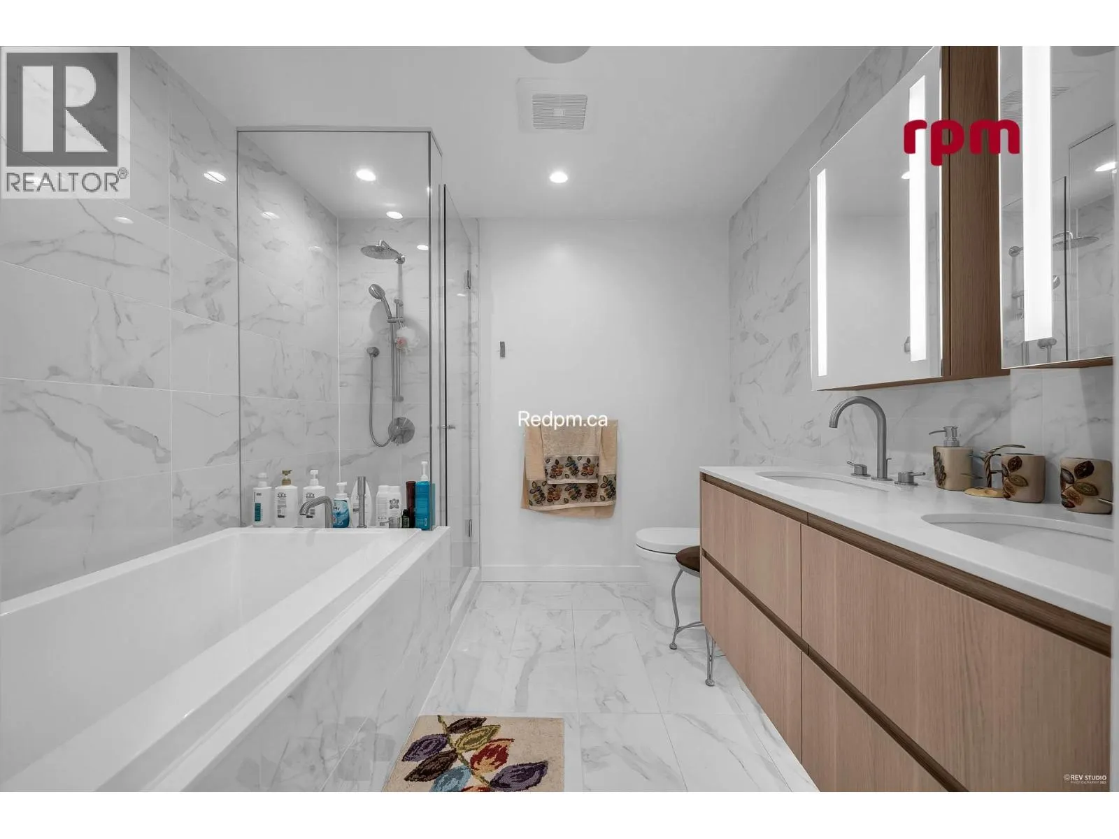9xx 6833 PEARSON WAY