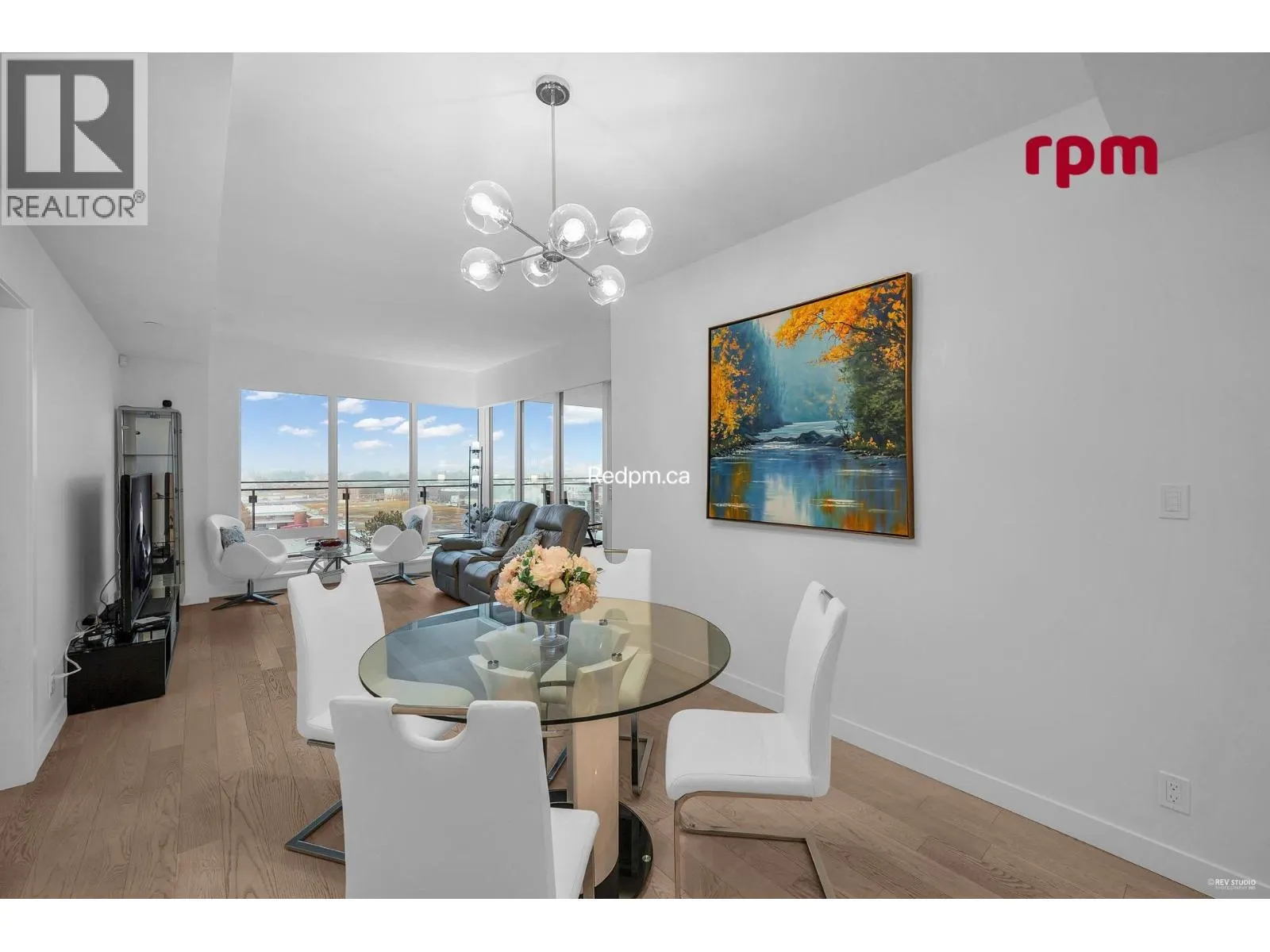 9xx 6833 PEARSON WAY