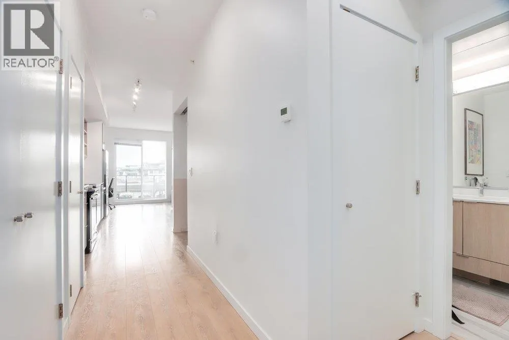 725 MARINE DRIVE