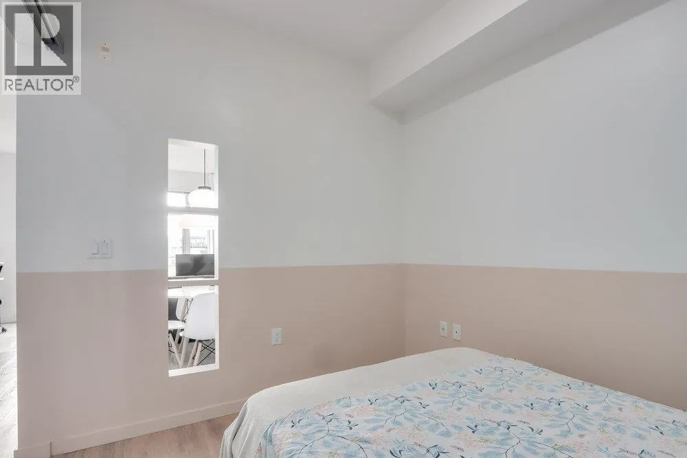725 MARINE DRIVE