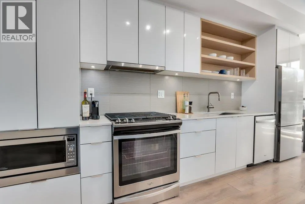 725 MARINE DRIVE