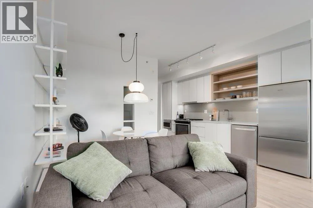 725 MARINE DRIVE