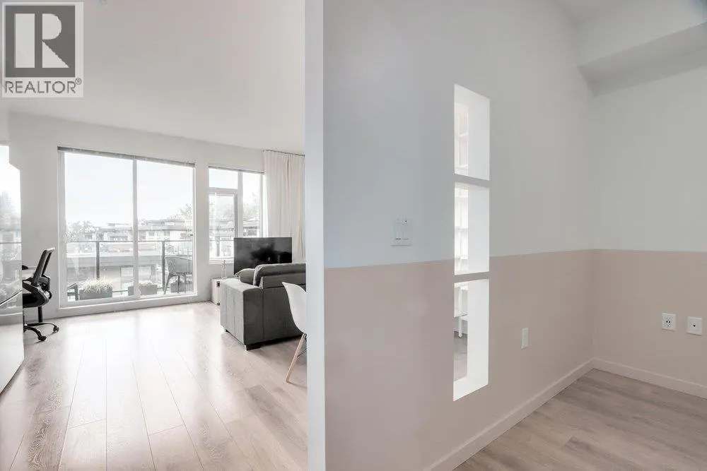 725 MARINE DRIVE